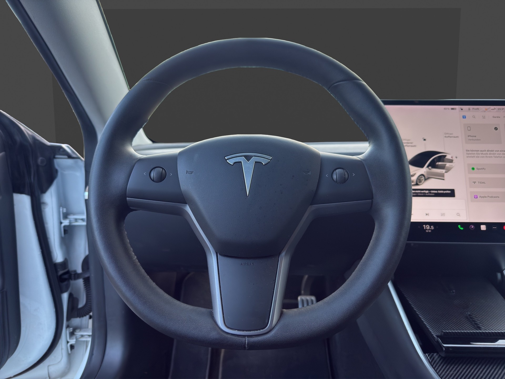 TESLA Model 3 Performance Dual Motor AWD *Frisch ab MFK*-image-11