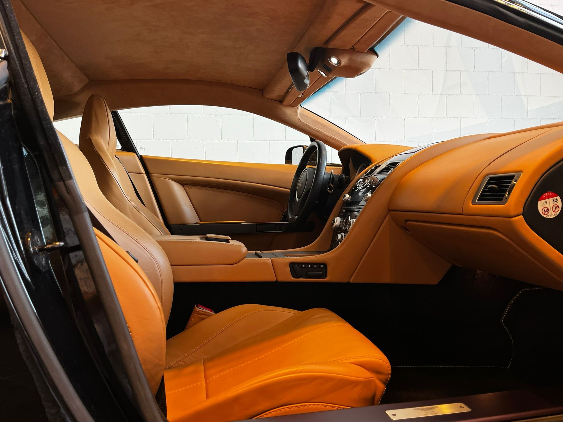 ASTON MARTIN V8 Vantage 4.7 Sportshift-image-21