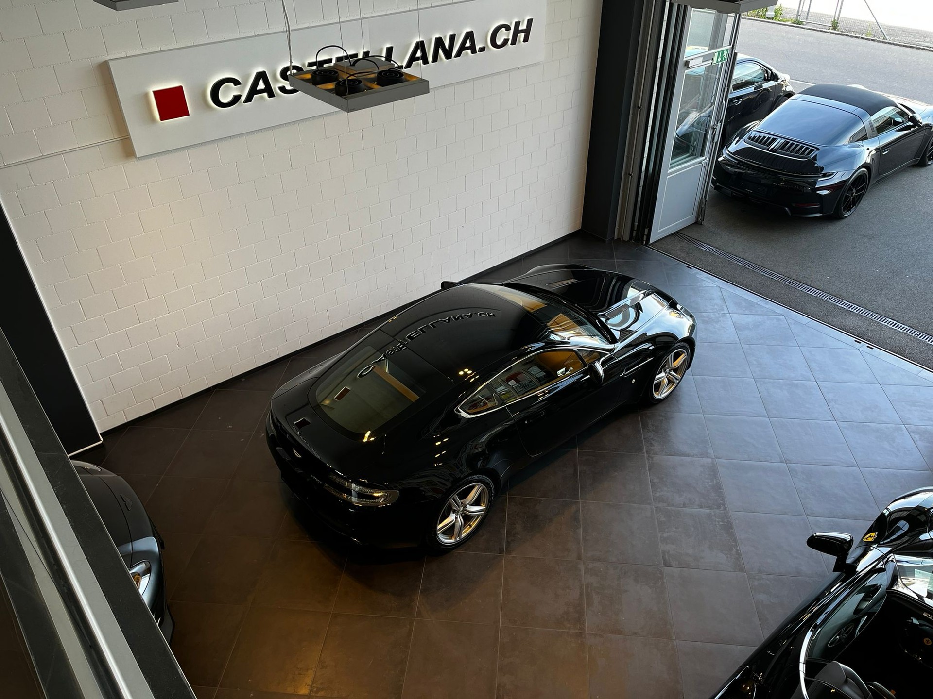 ASTON MARTIN V8 Vantage 4.7 Sportshift-image-8