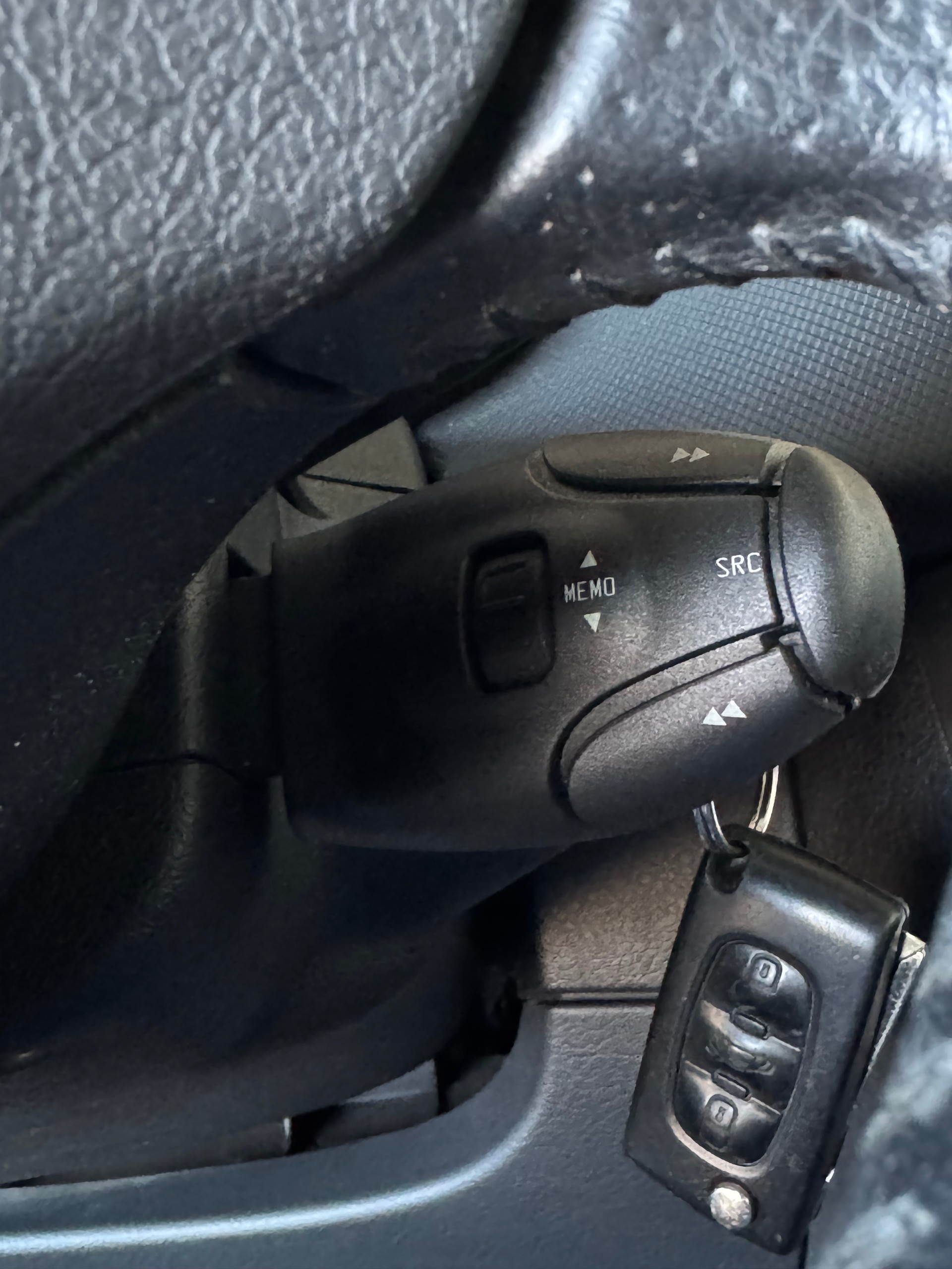 PEUGEOT 207 CC 1.6 16V Turbo Swiss Edition-image-22