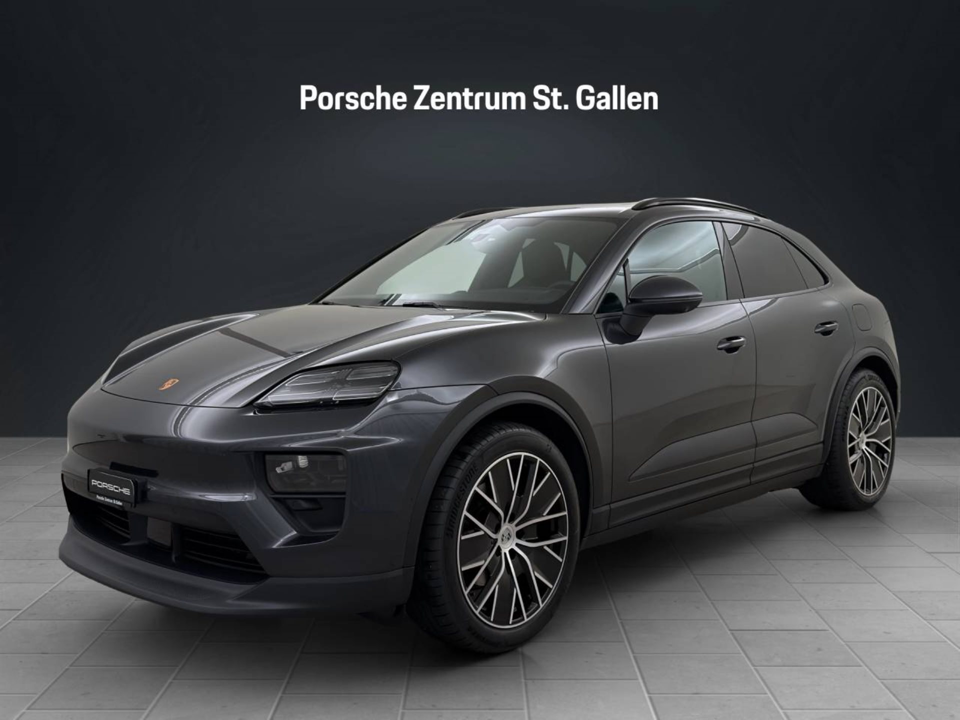 PORSCHE Macan 4