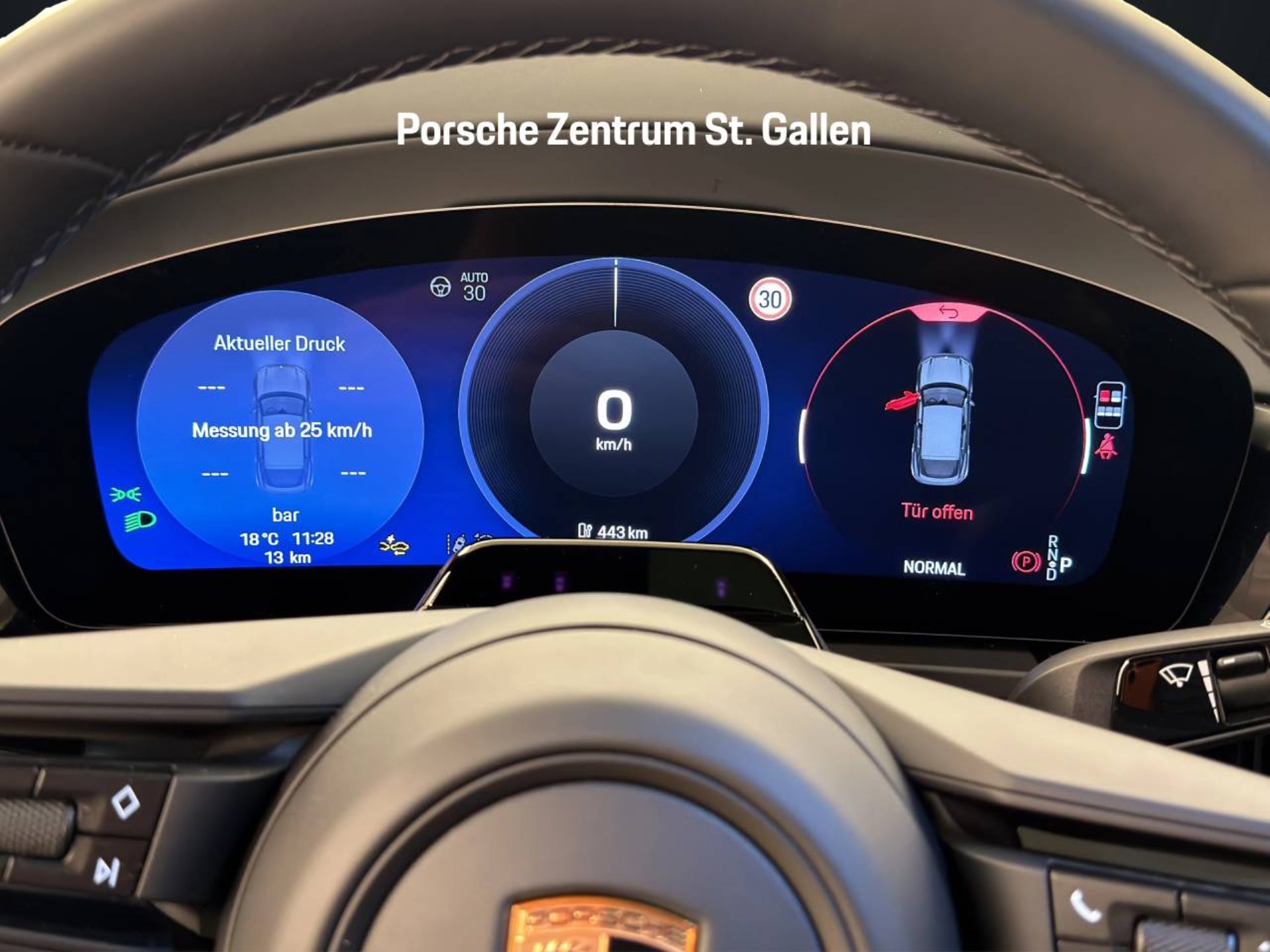 PORSCHE Macan 4-image-24