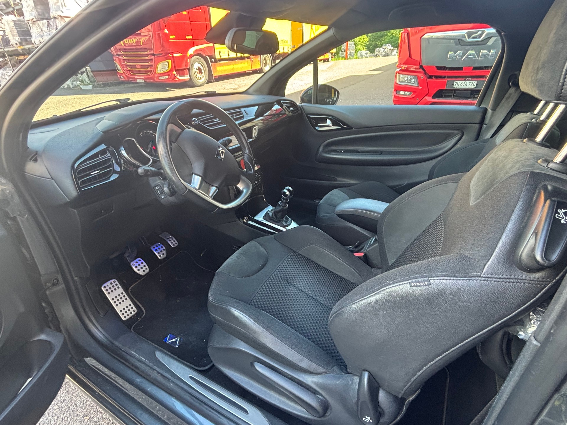 DS AUTOMOBILES DS3 1.6 THP Sport Chic-image-9