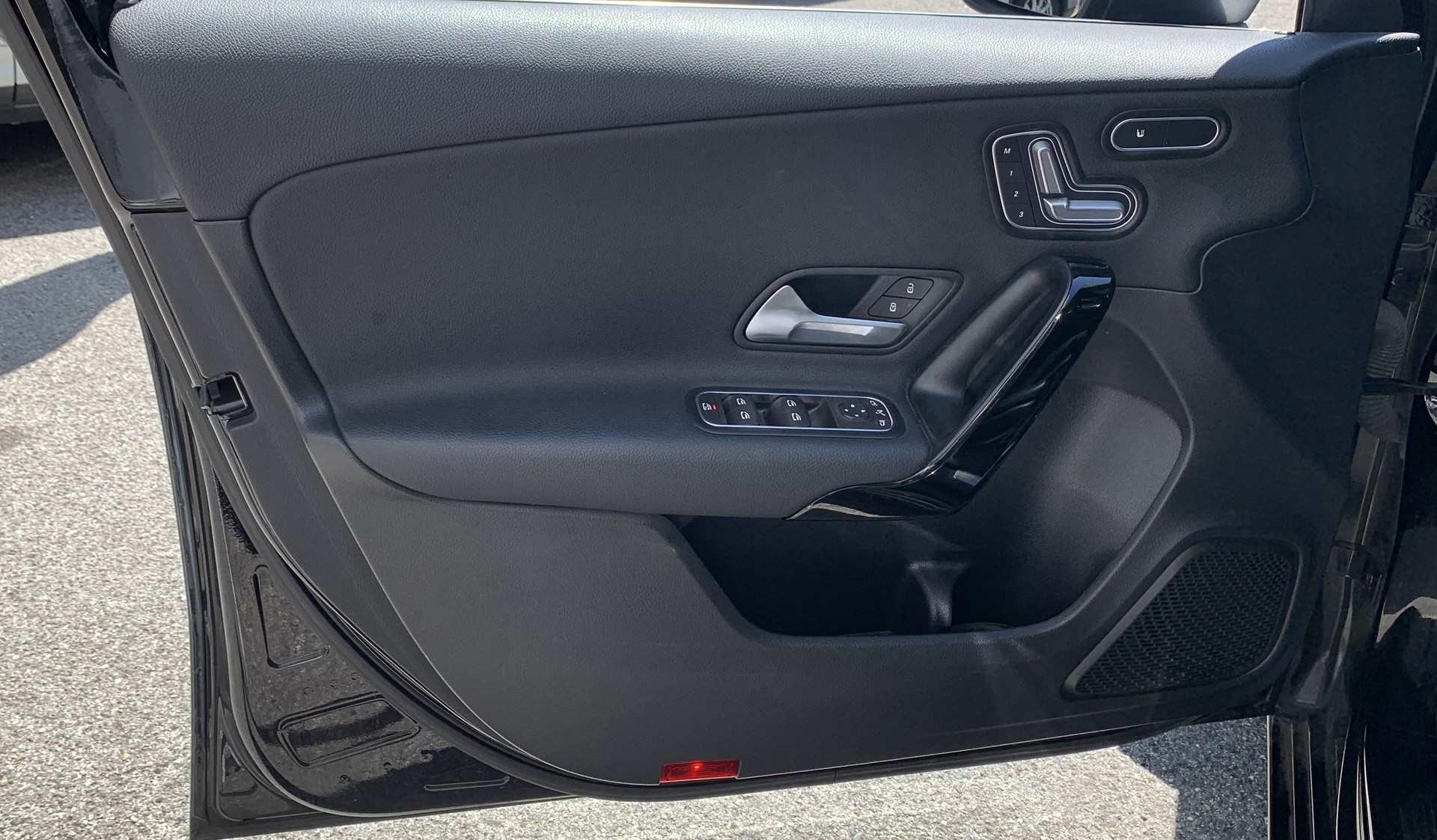 MERCEDES-BENZ A 200 7G-DCT-image-15