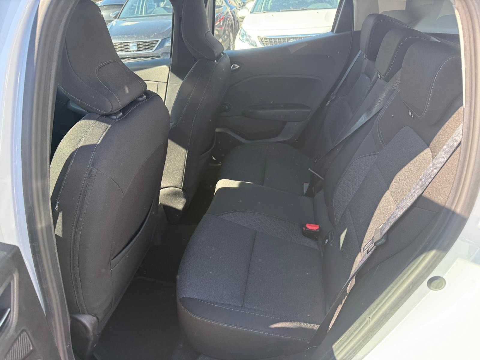 RENAULT Clio 1.0 Business CVT-image-7