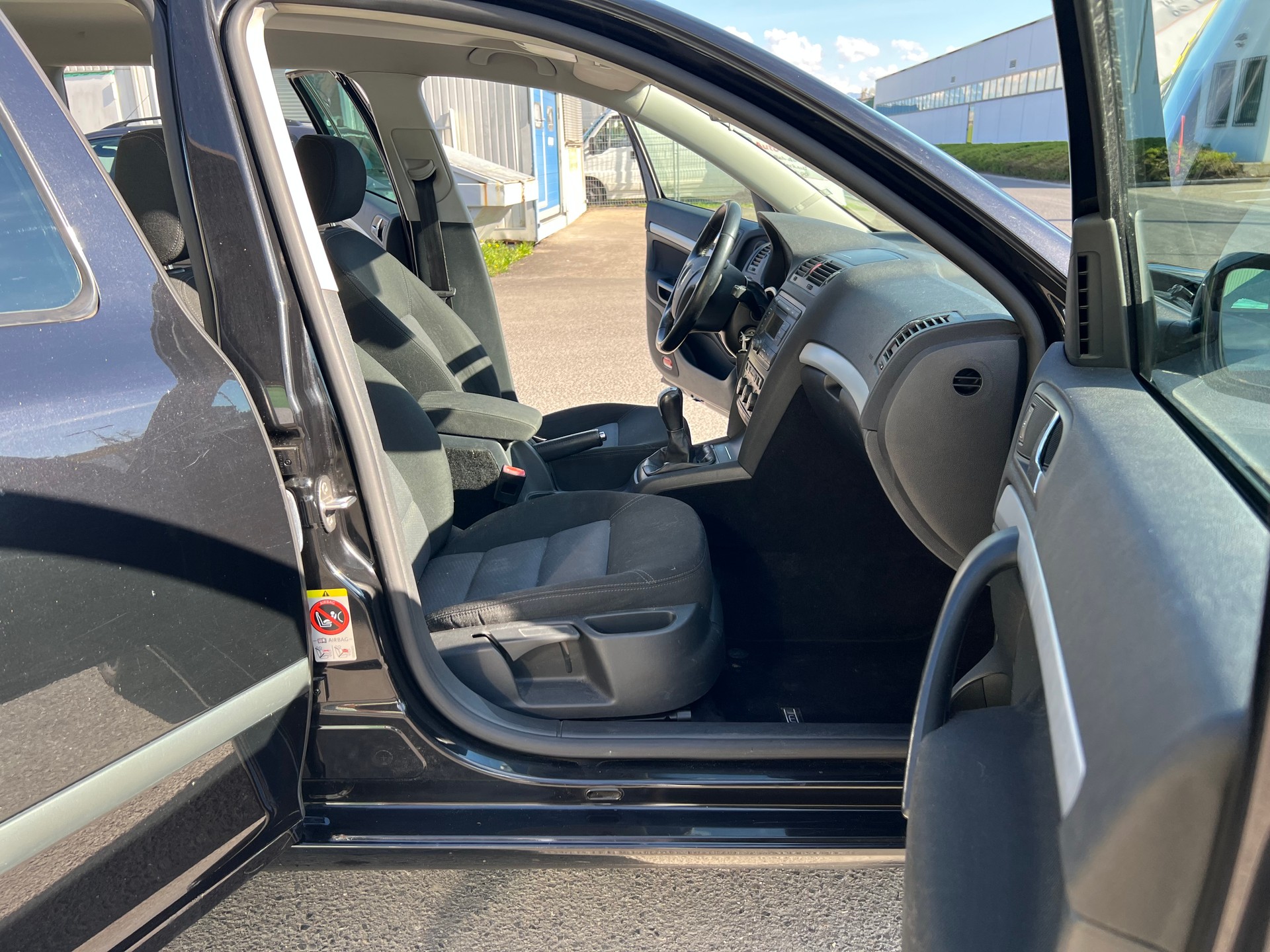 SKODA Octavia 1.9 TDI Swiss Ice Hockey 4x4-image-8