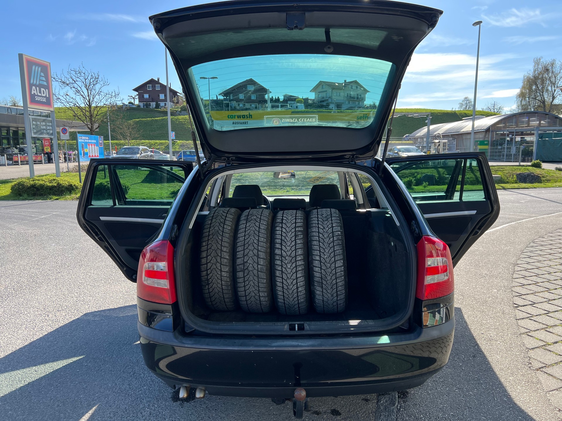 SKODA Octavia 1.9 TDI Swiss Ice Hockey 4x4-image-11