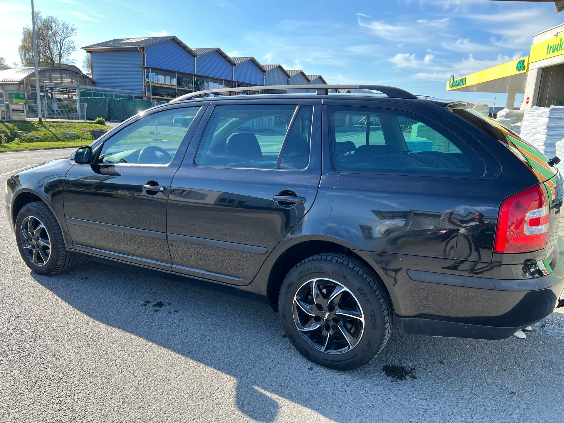 SKODA Octavia 1.9 TDI Swiss Ice Hockey 4x4-image-3