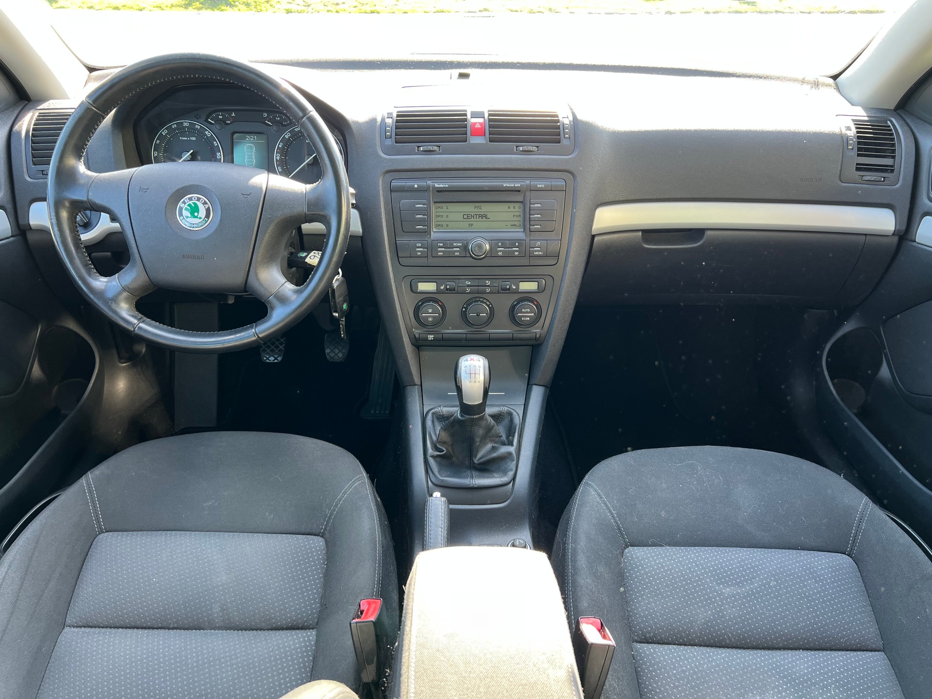 SKODA Octavia 1.9 TDI Swiss Ice Hockey 4x4-image-12