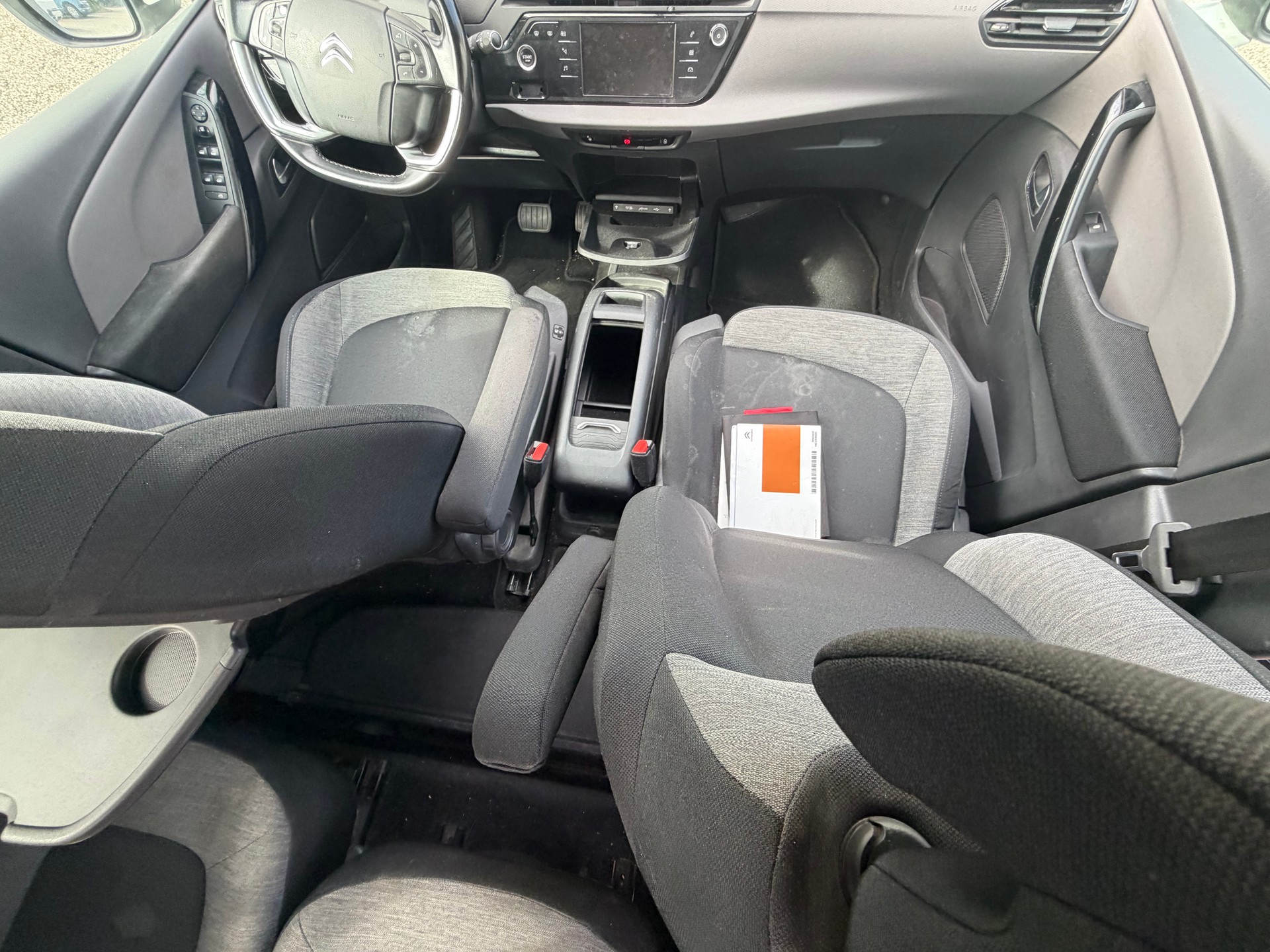 CITROEN Grand C4 Picasso 1.6i 16V THP Shine EAT6-image-8