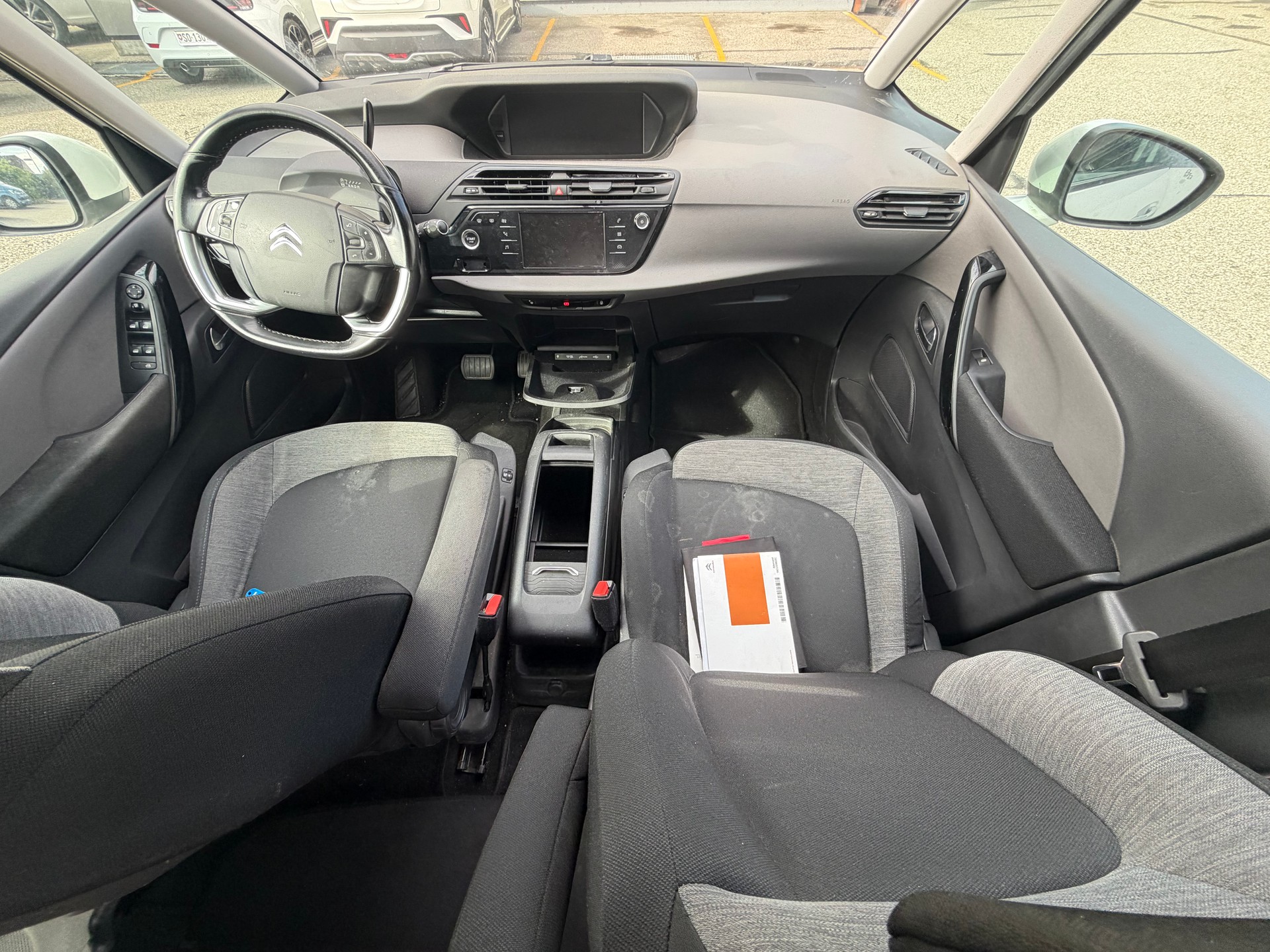 CITROEN Grand C4 Picasso 1.6i 16V THP Shine EAT6-image-12