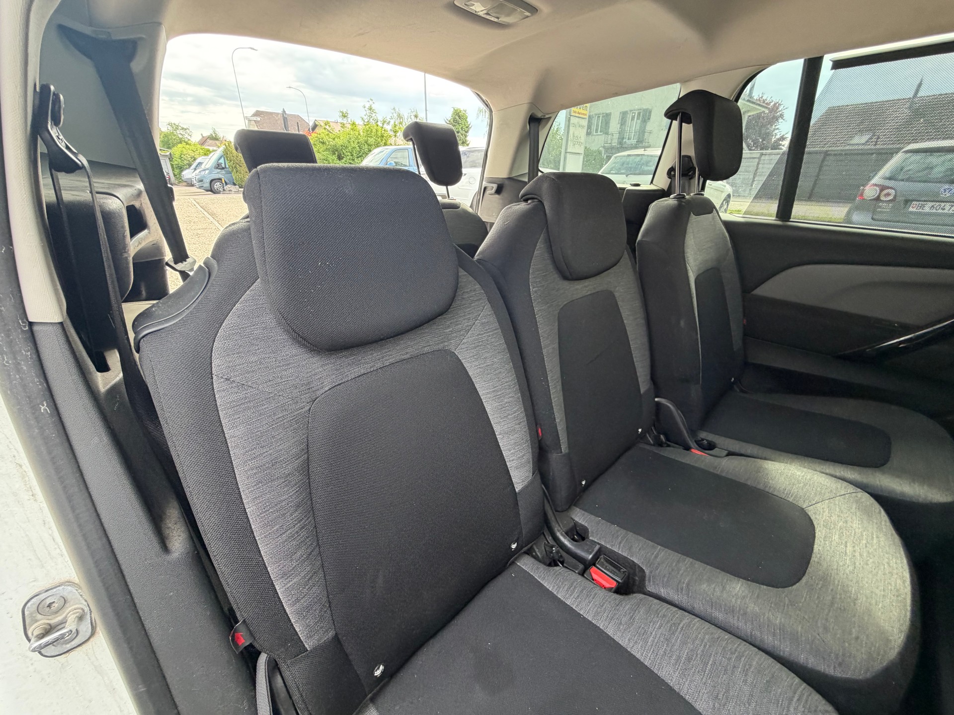 CITROEN Grand C4 Picasso 1.6i 16V THP Shine EAT6-image-10