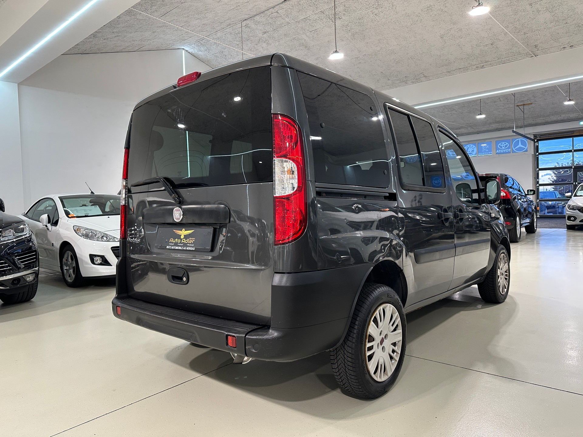 FIAT Doblò 1.4 Family-image-11
