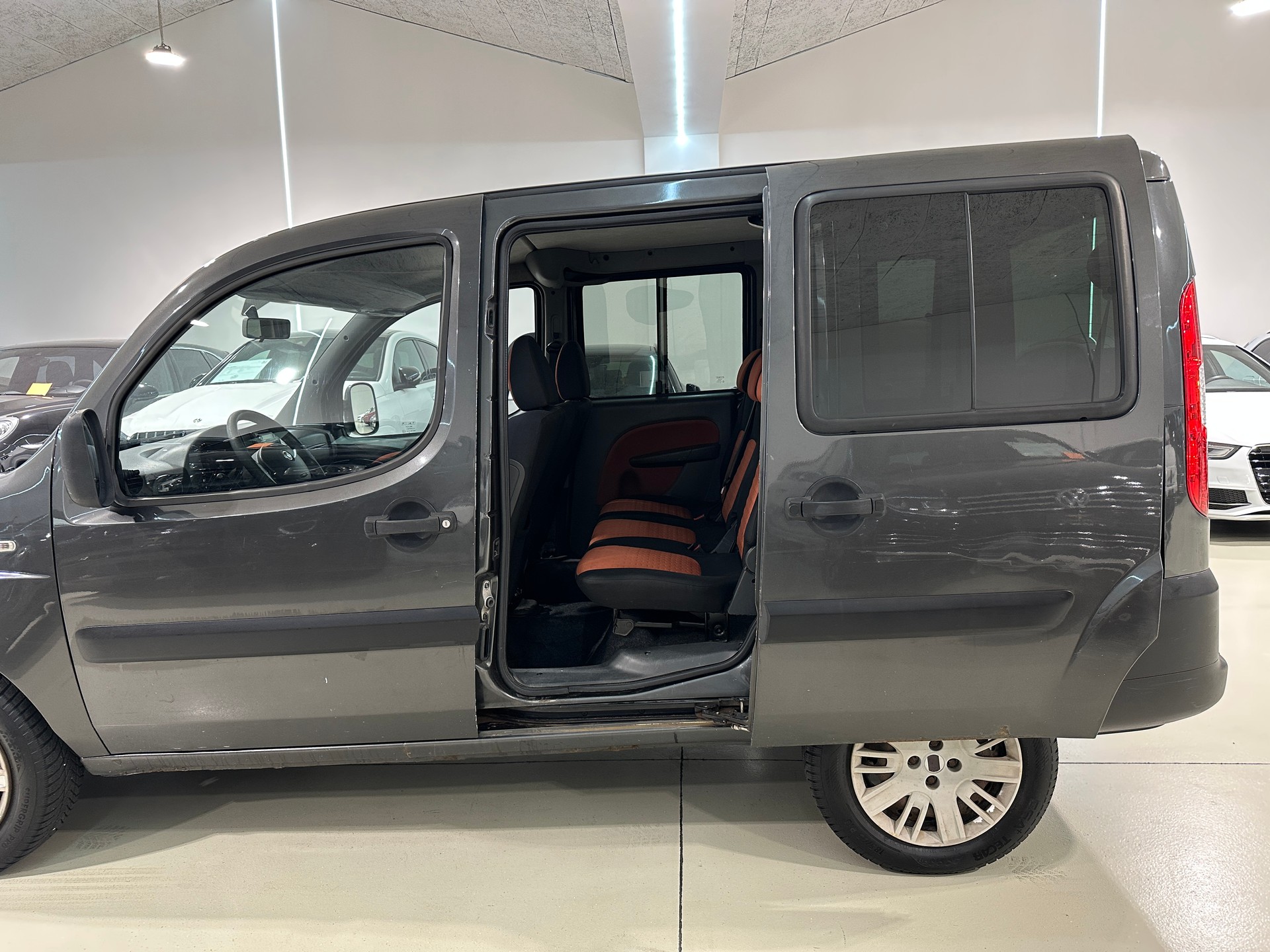 FIAT Doblò 1.4 Family-image-5