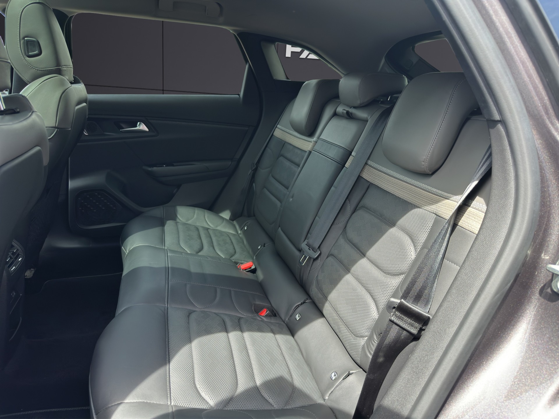 CITROEN C5 X 1.6i PHEV Shine Pack e-EAT8-image-48