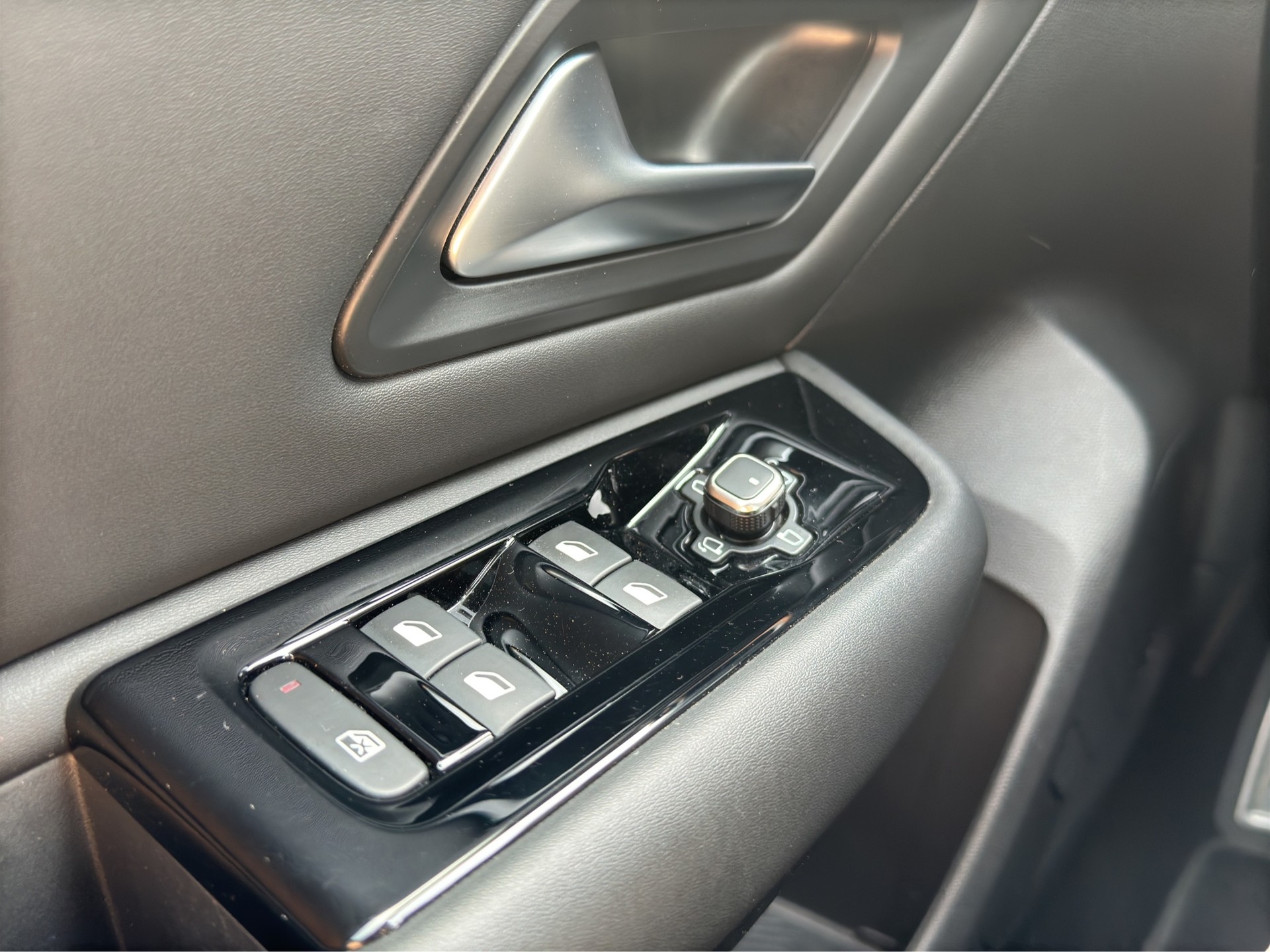 CITROEN C5 X 1.6i PHEV Shine Pack e-EAT8-image-17