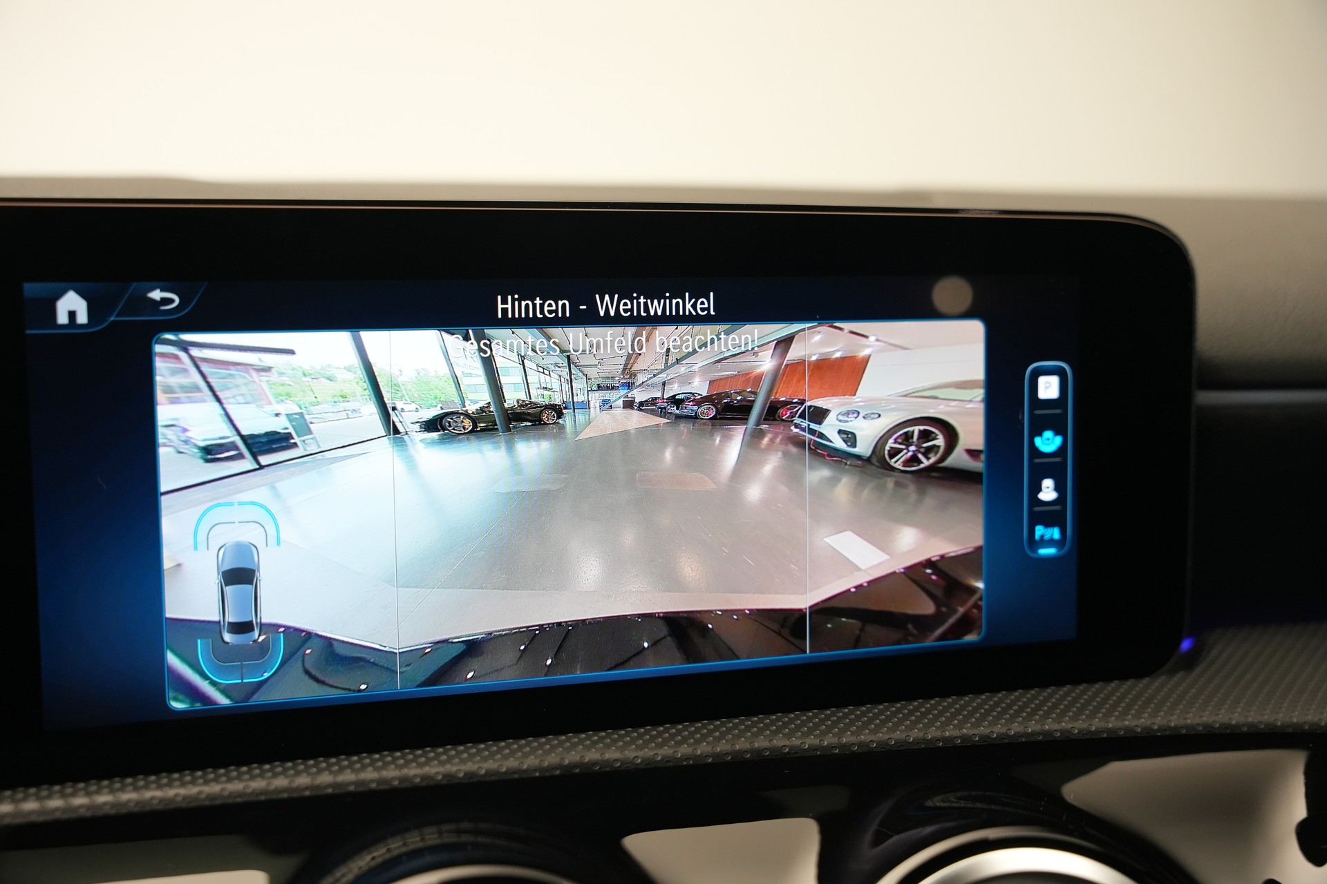 MERCEDES-BENZ A 200 d AMG Line 8G-DCT *Facelift*-image-27