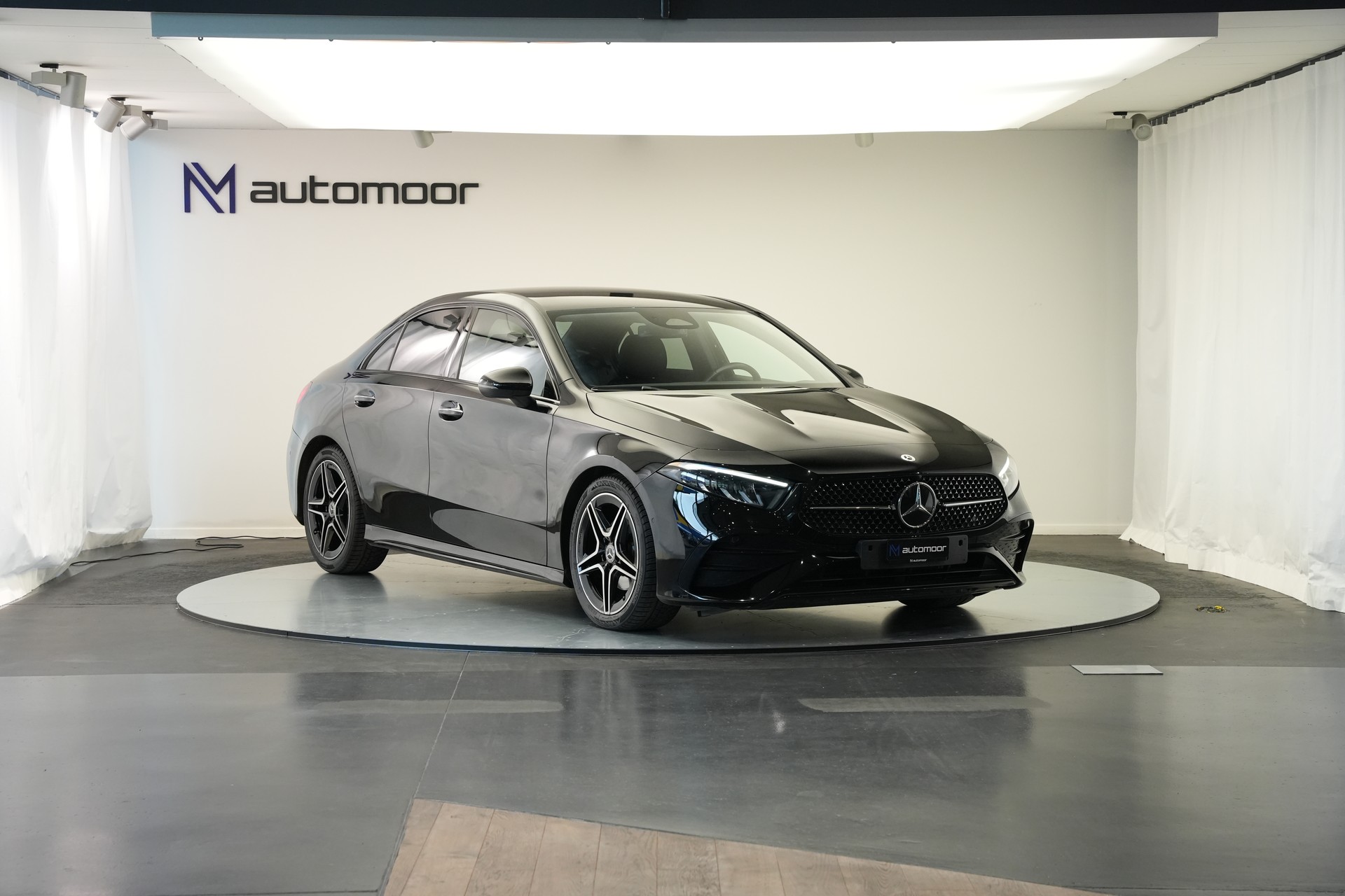 MERCEDES-BENZ A 200 d AMG Line 8G-DCT *Facelift*-showroom-element-2