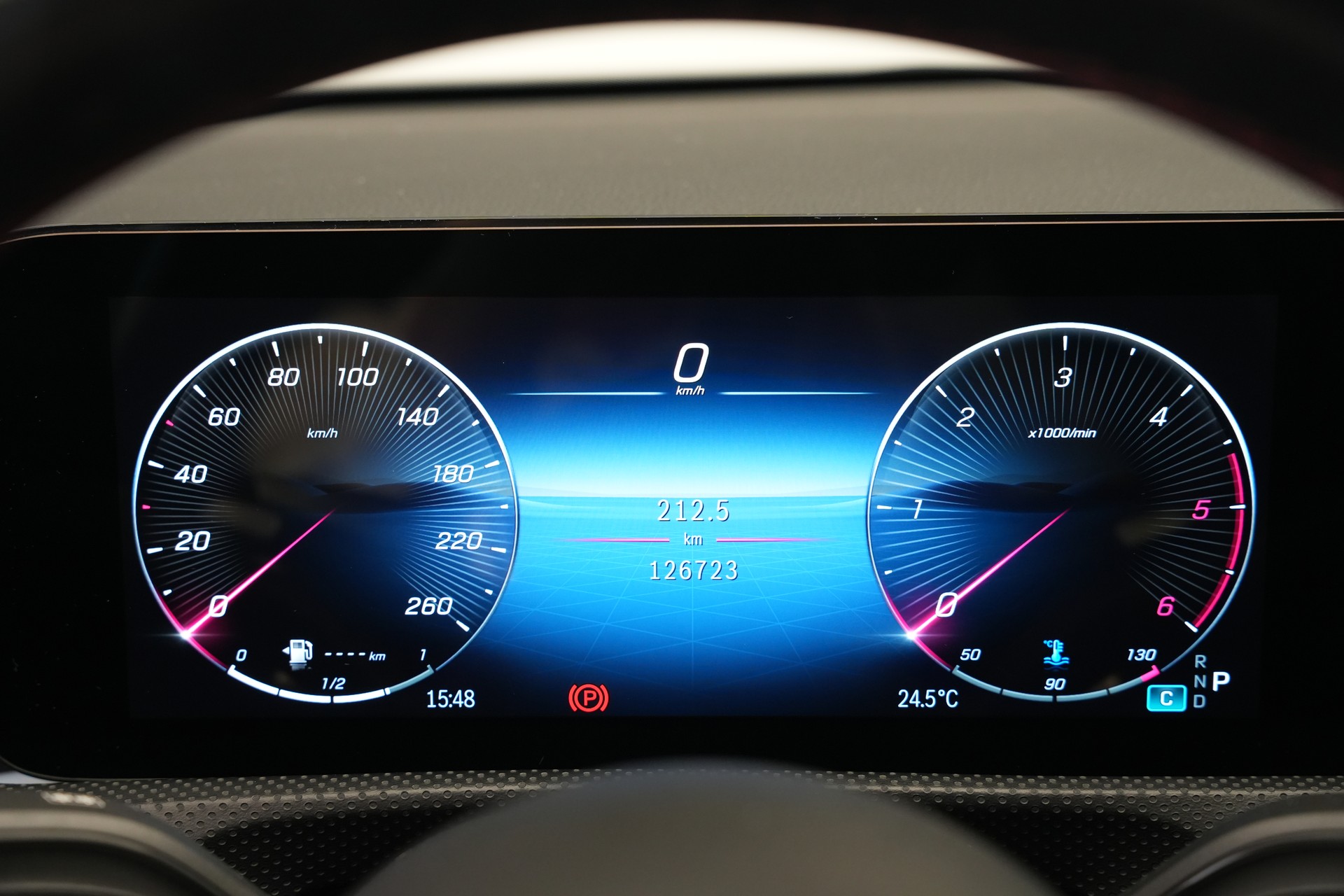 MERCEDES-BENZ A 200 d AMG Line 8G-DCT *Facelift*-image-19