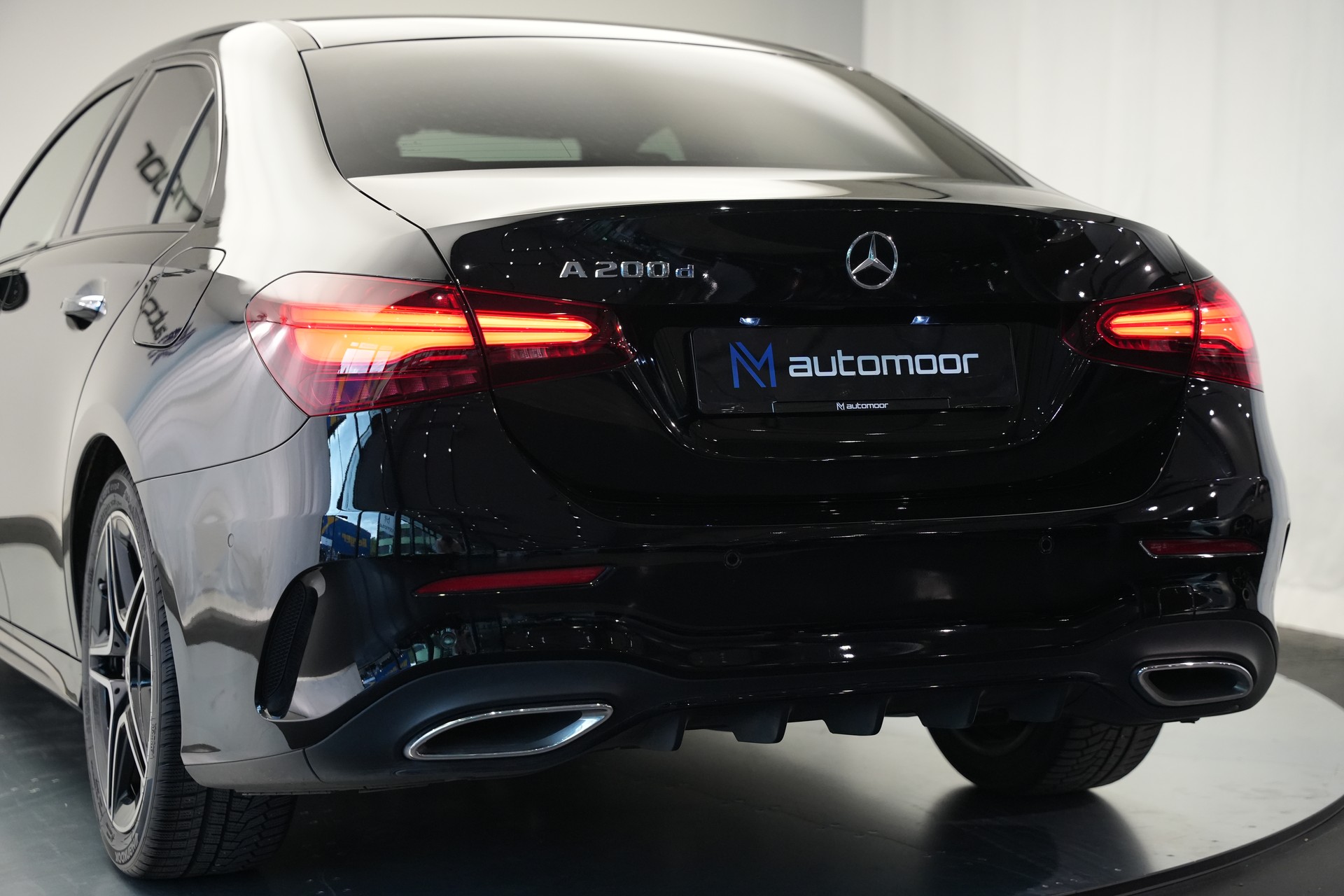 MERCEDES-BENZ A 200 d AMG Line 8G-DCT *Facelift*-image-33