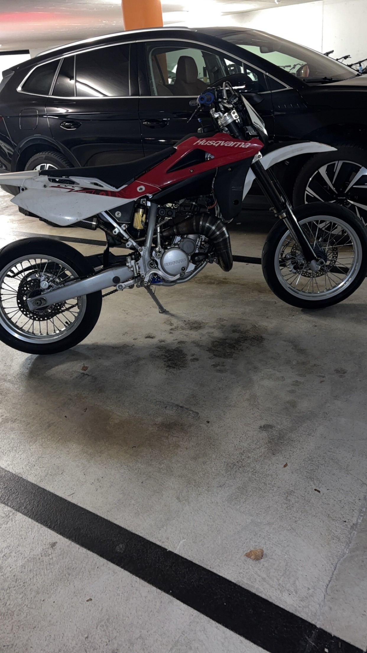 HUSQVARNA Supermoto-image-2