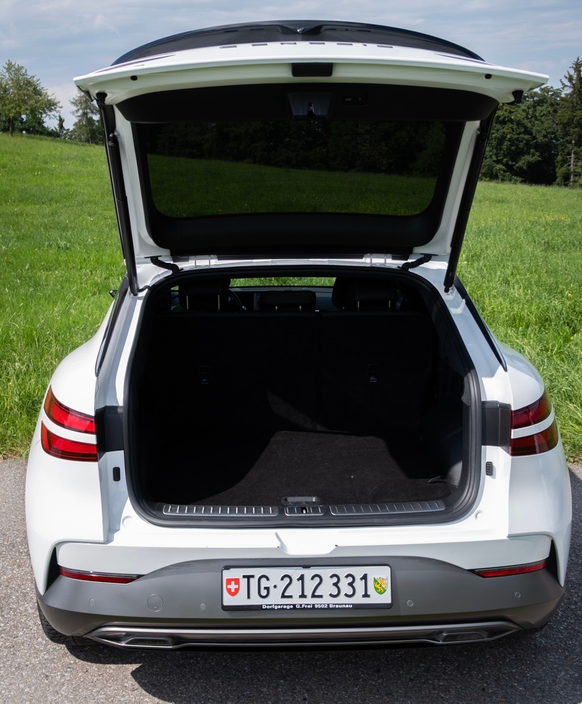 GENESIS Dual Motor Sport AWD-image-11