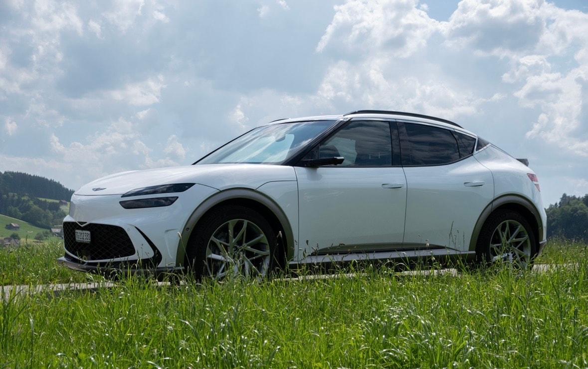 GENESIS Dual Motor Sport AWD-image-1