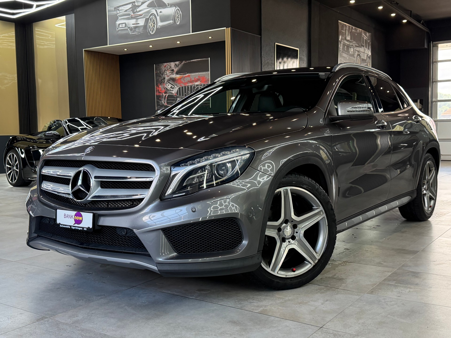 MERCEDES-BENZ GLA 200 AMG Line