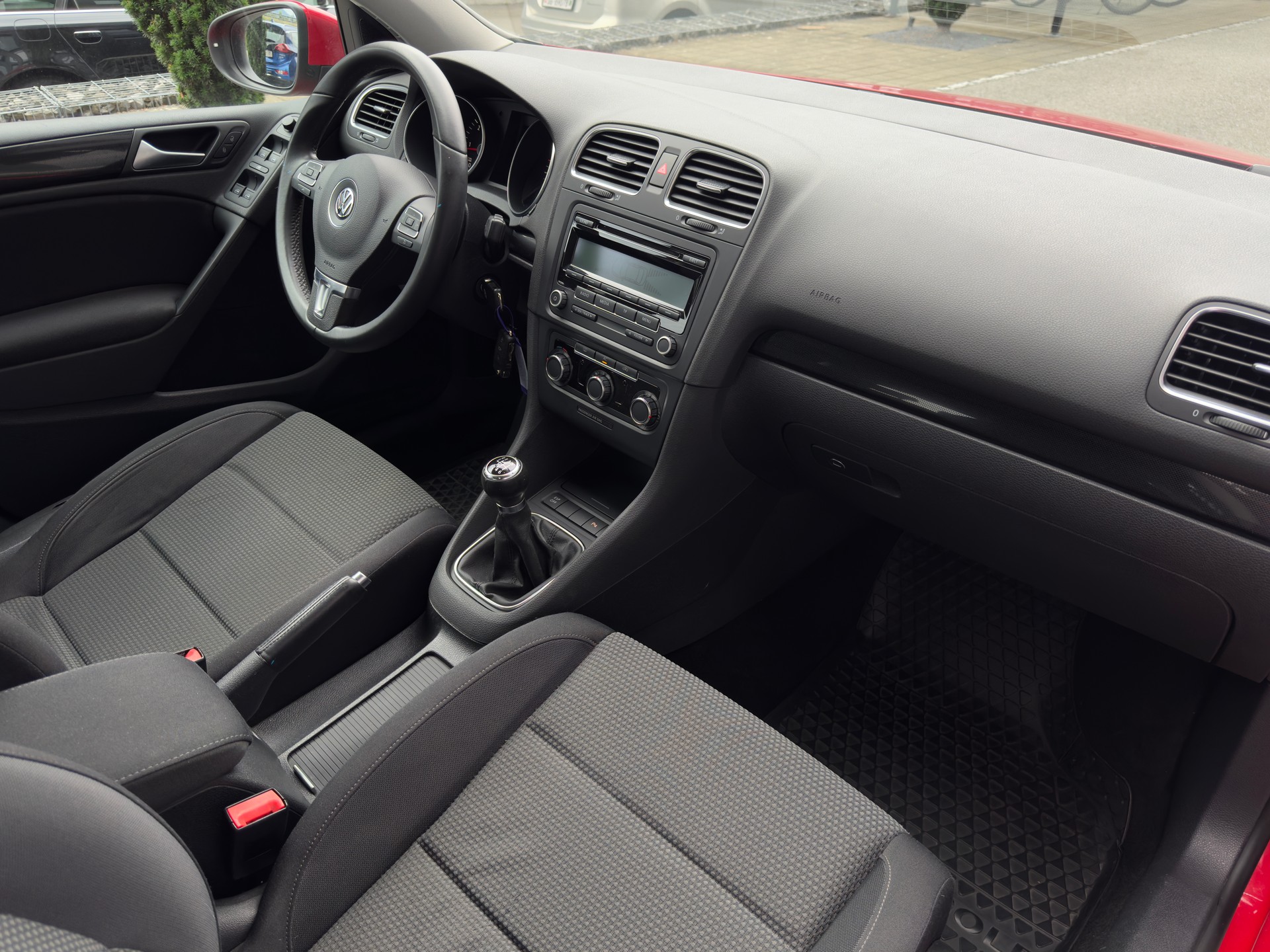 VW Golf 2.0 TDI Highline 4Motion-image-12