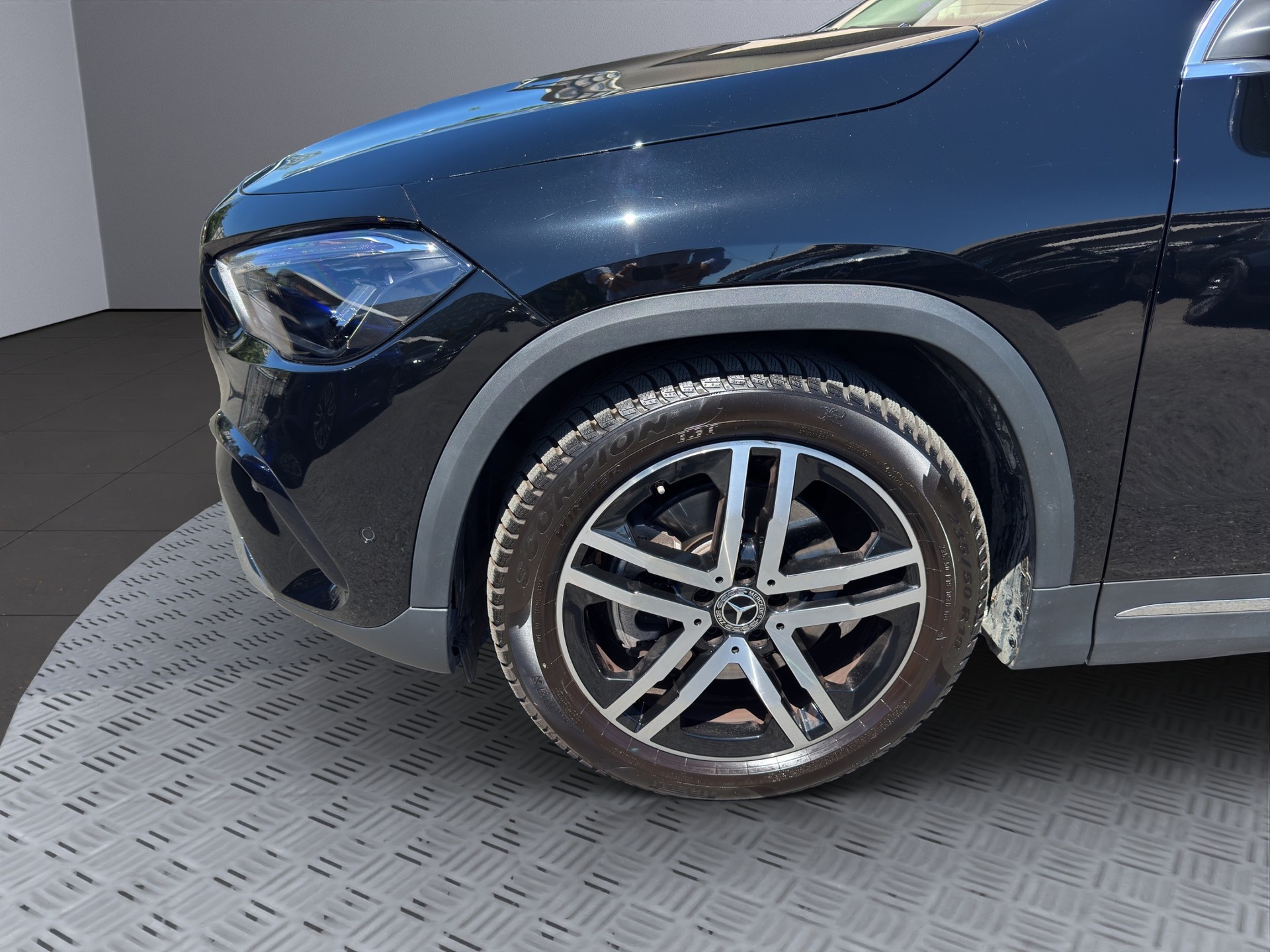MERCEDES-BENZ GLA 250 4Matic 8G-DCT Swiss Star-image-8