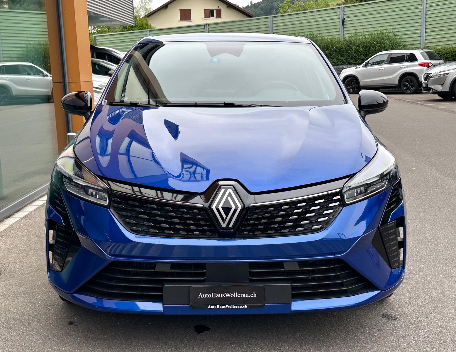 RENAULT Clio 1.6 E-Tech techno / CH Auslieferung-showroom-element-2