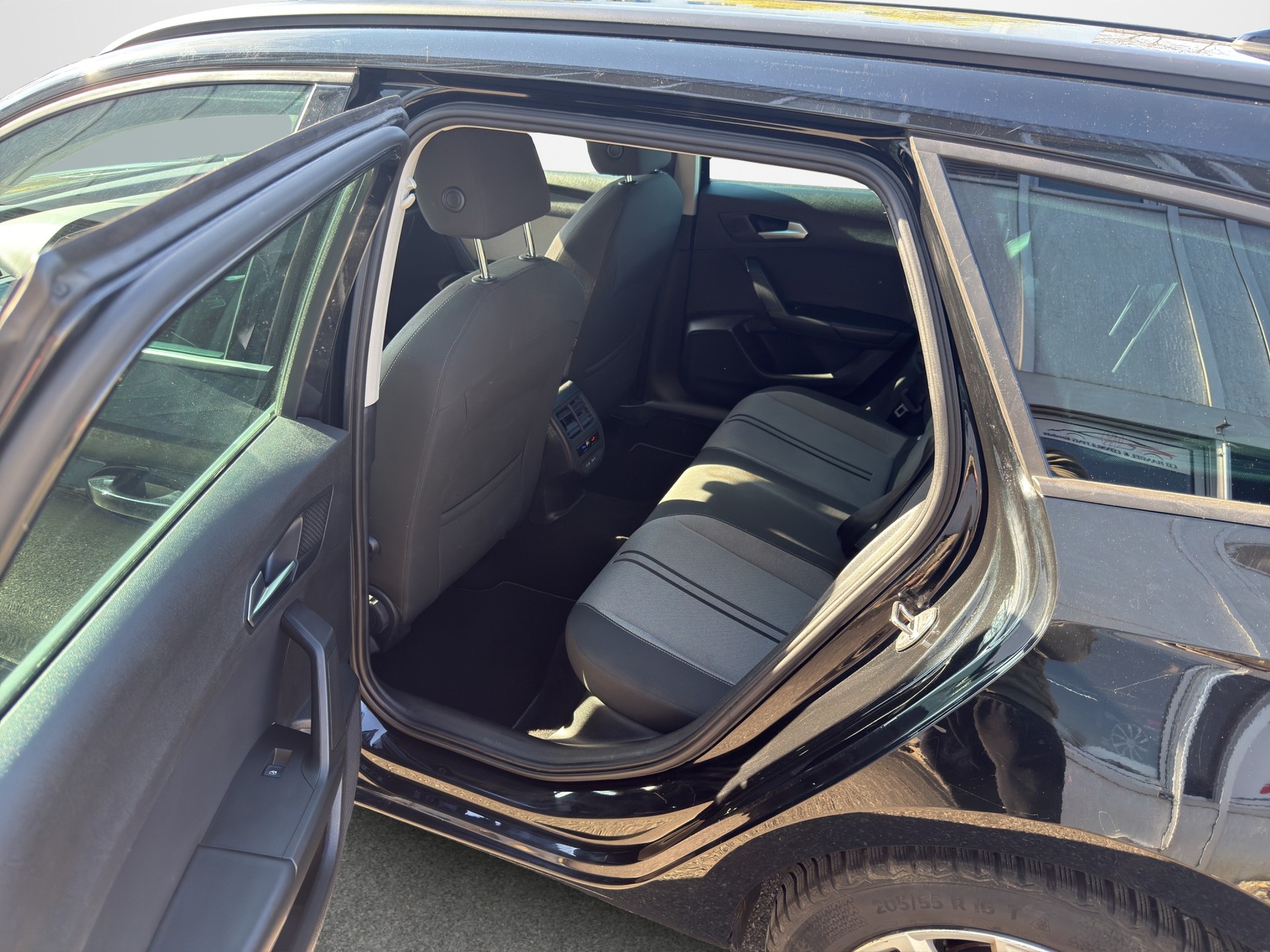 SEAT Leon ST 2.0 TDI EVO DSG 4Drive Style-image-13