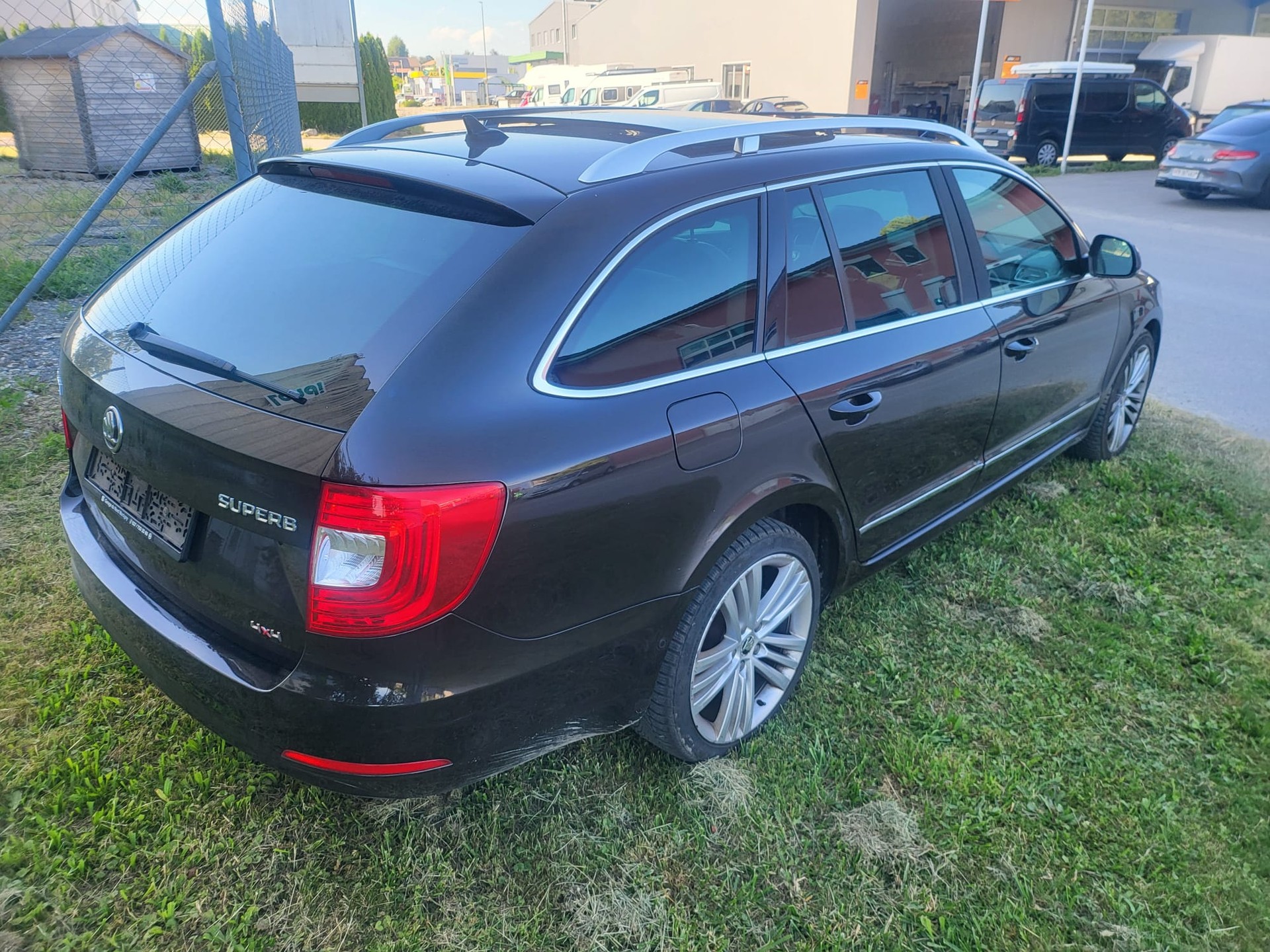 SKODA Superb Combi 2.0 TDi Business 4x4 DSG-image-6