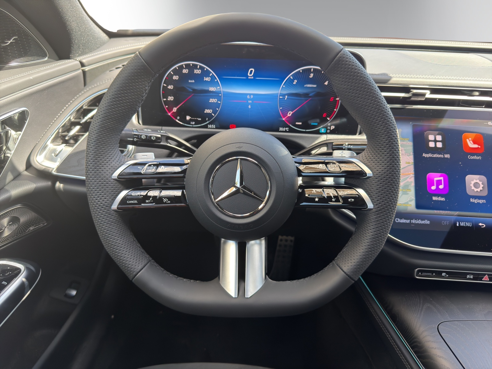 MERCEDES-BENZ E 220 d T 4Matic 9G-Tronic-image-13