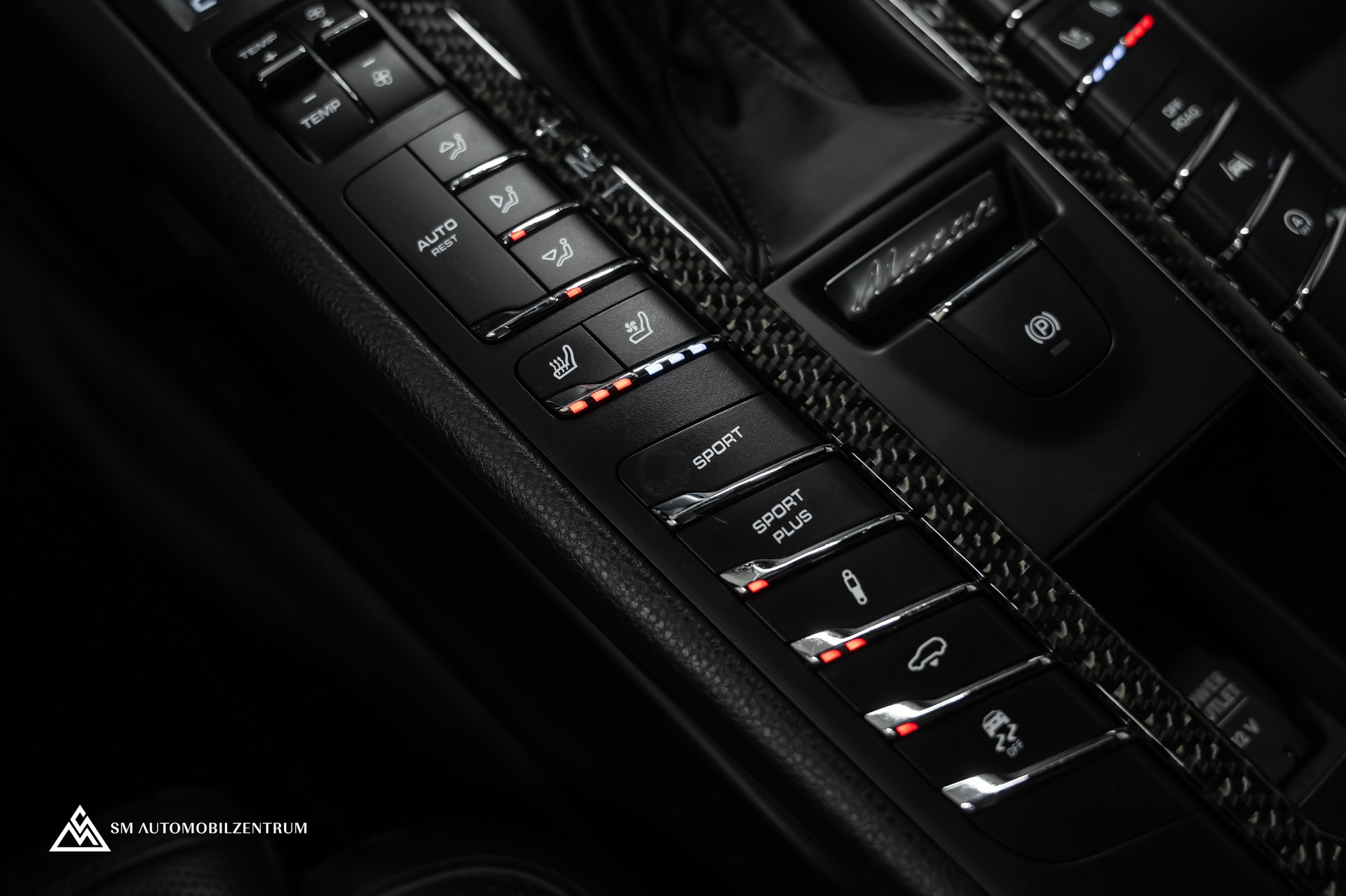 PORSCHE Macan 3.0 V6 S Diesel / Sport Chrono / Luftfahrwerk / Bose / 360° Kamera-image-28