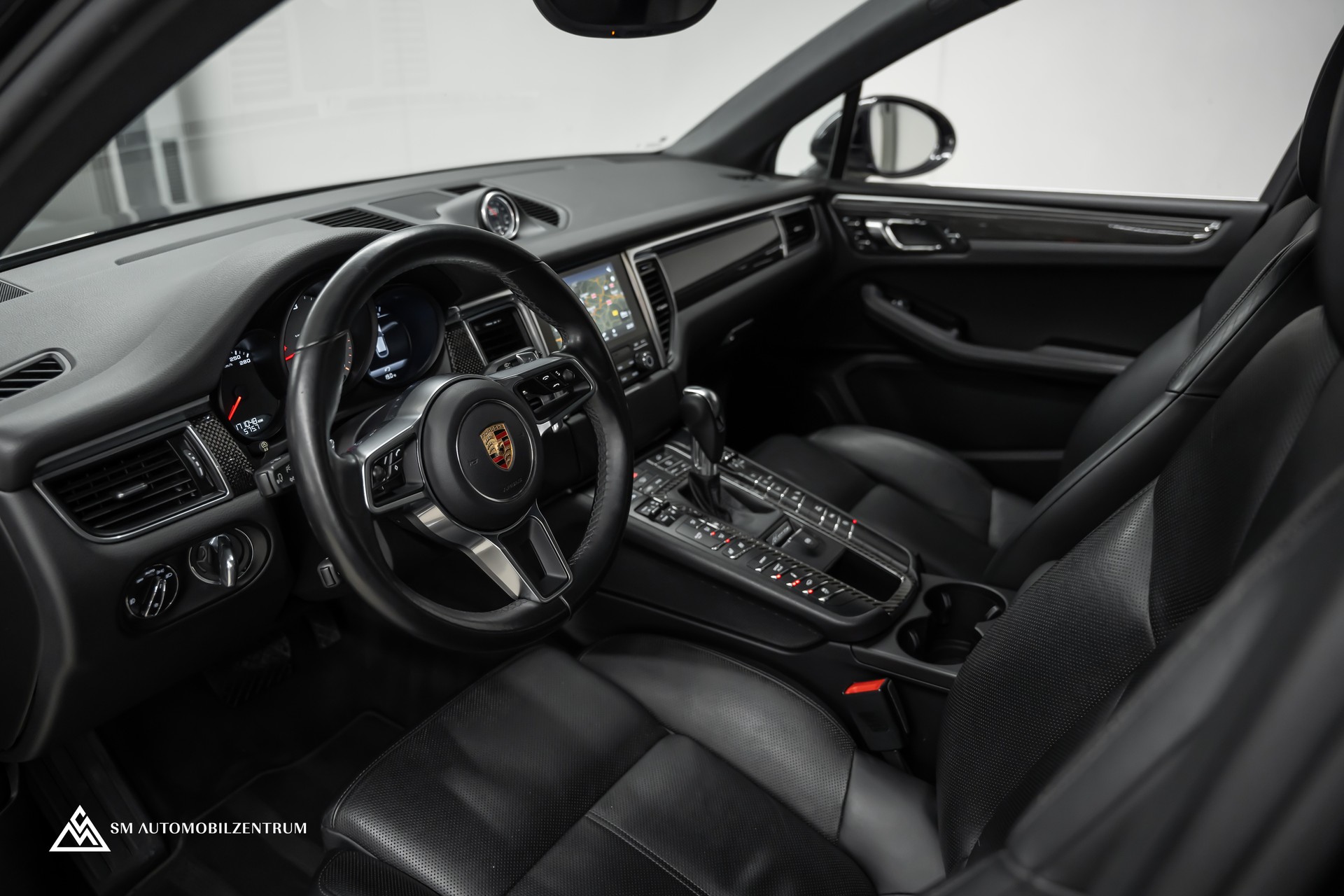 PORSCHE Macan 3.0 V6 S Diesel / Sport Chrono / Luftfahrwerk / Bose / 360° Kamera-image-14