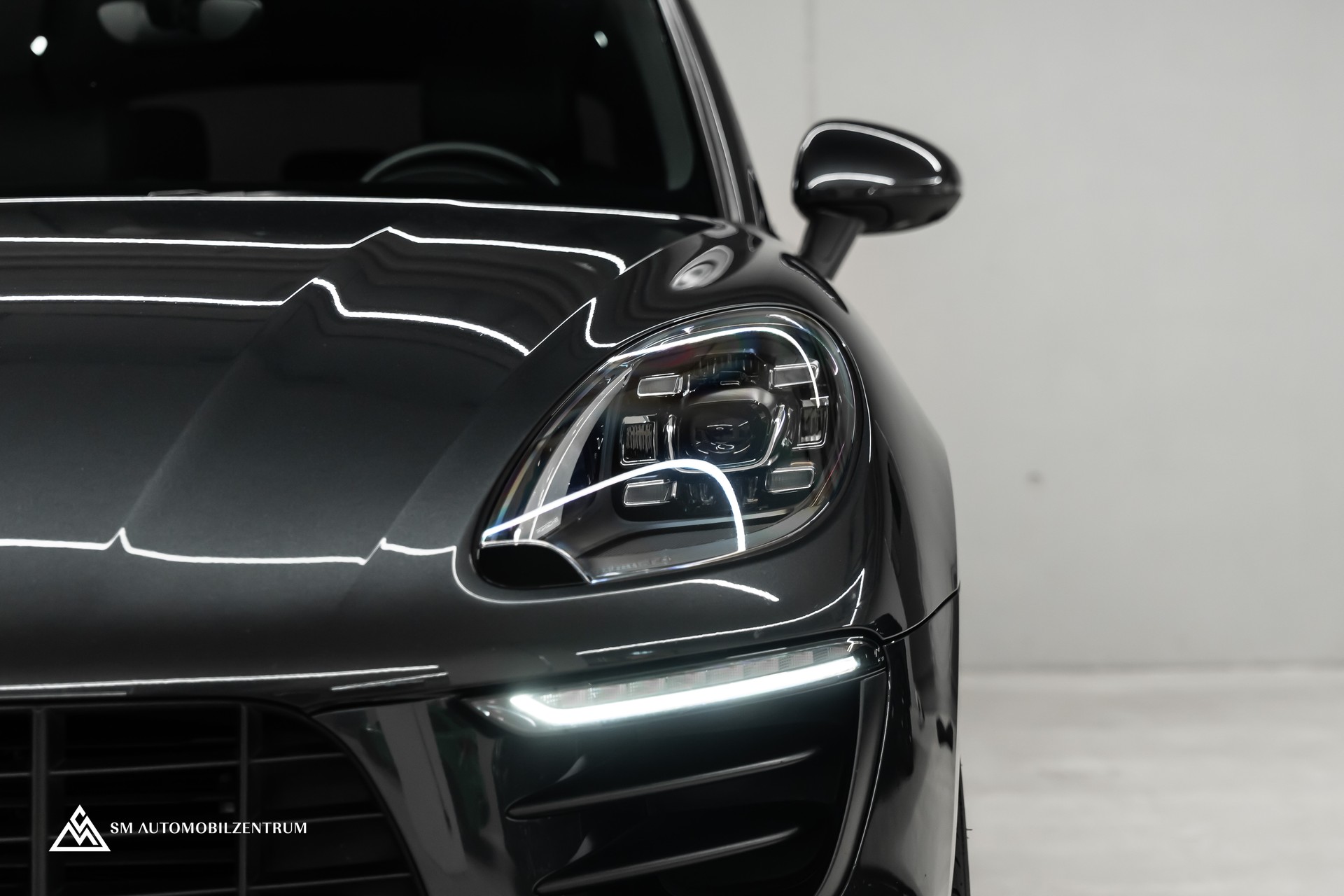 PORSCHE Macan 3.0 V6 S Diesel / Sport Chrono / Luftfahrwerk / Bose / 360° Kamera-showroom-element-2