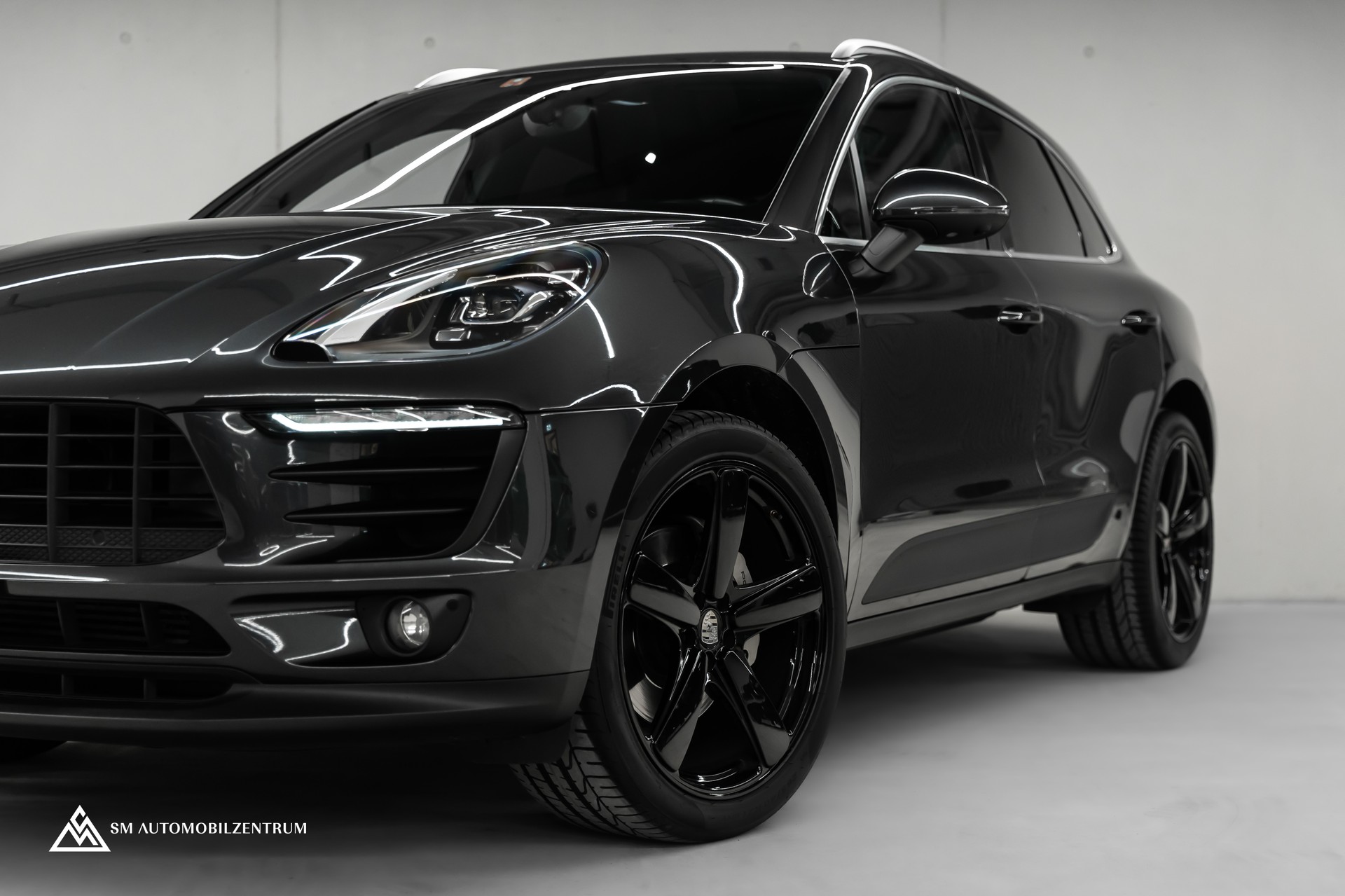 PORSCHE Macan 3.0 V6 S Diesel / Sport Chrono / Luftfahrwerk / Bose / 360° Kamera-showroom-element-3