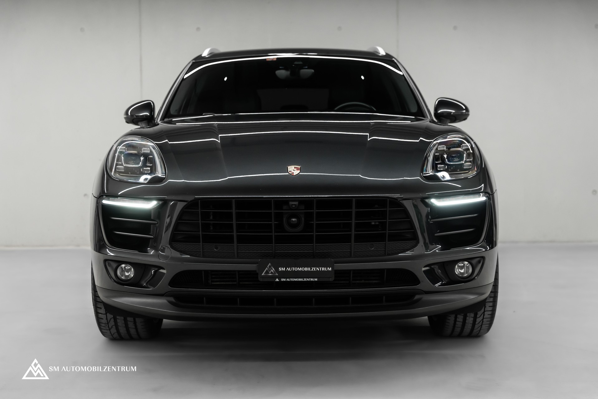 PORSCHE Macan 3.0 V6 S Diesel / Sport Chrono / Luftfahrwerk / Bose / 360° Kamera-showroom-element-1