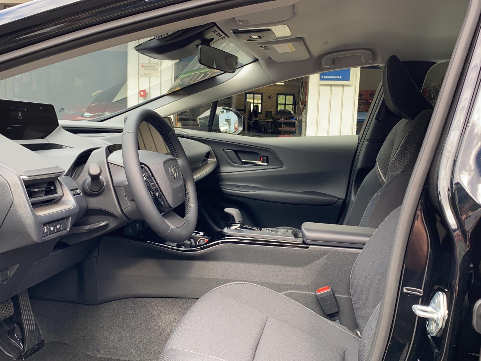 TOYOTA Prius 2.0 Plug-In-Hybrid Trend-image-9