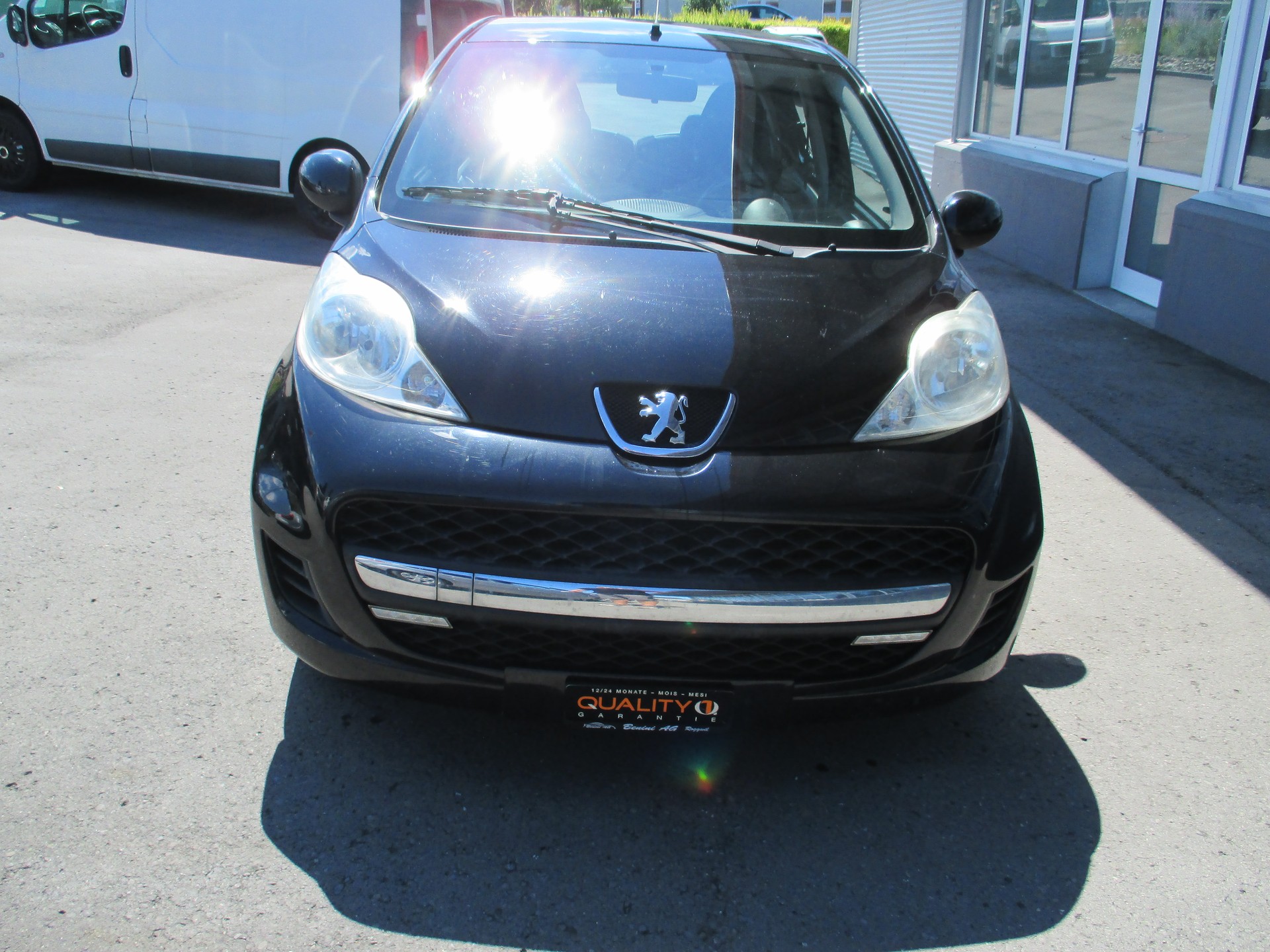 PEUGEOT 107 1.0 Black&Silver-image-1