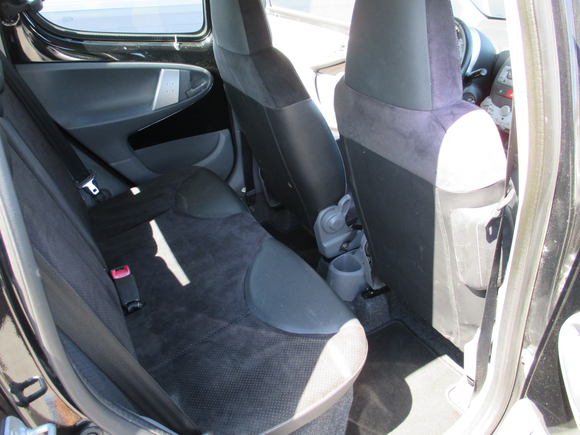 PEUGEOT 107 1.0 Black&Silver-image-12