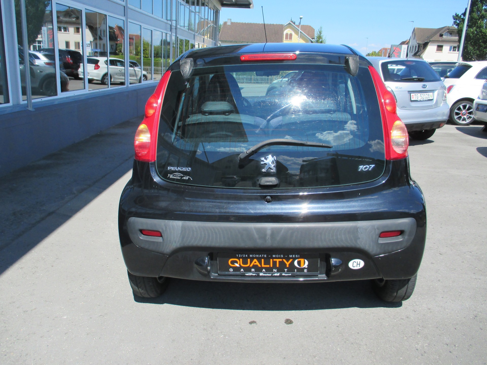 PEUGEOT 107 1.0 Black&Silver-image-5