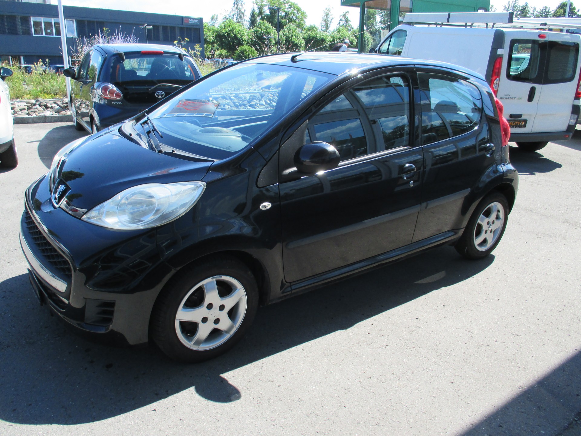 PEUGEOT 107 1.0 Black&Silver-image-8
