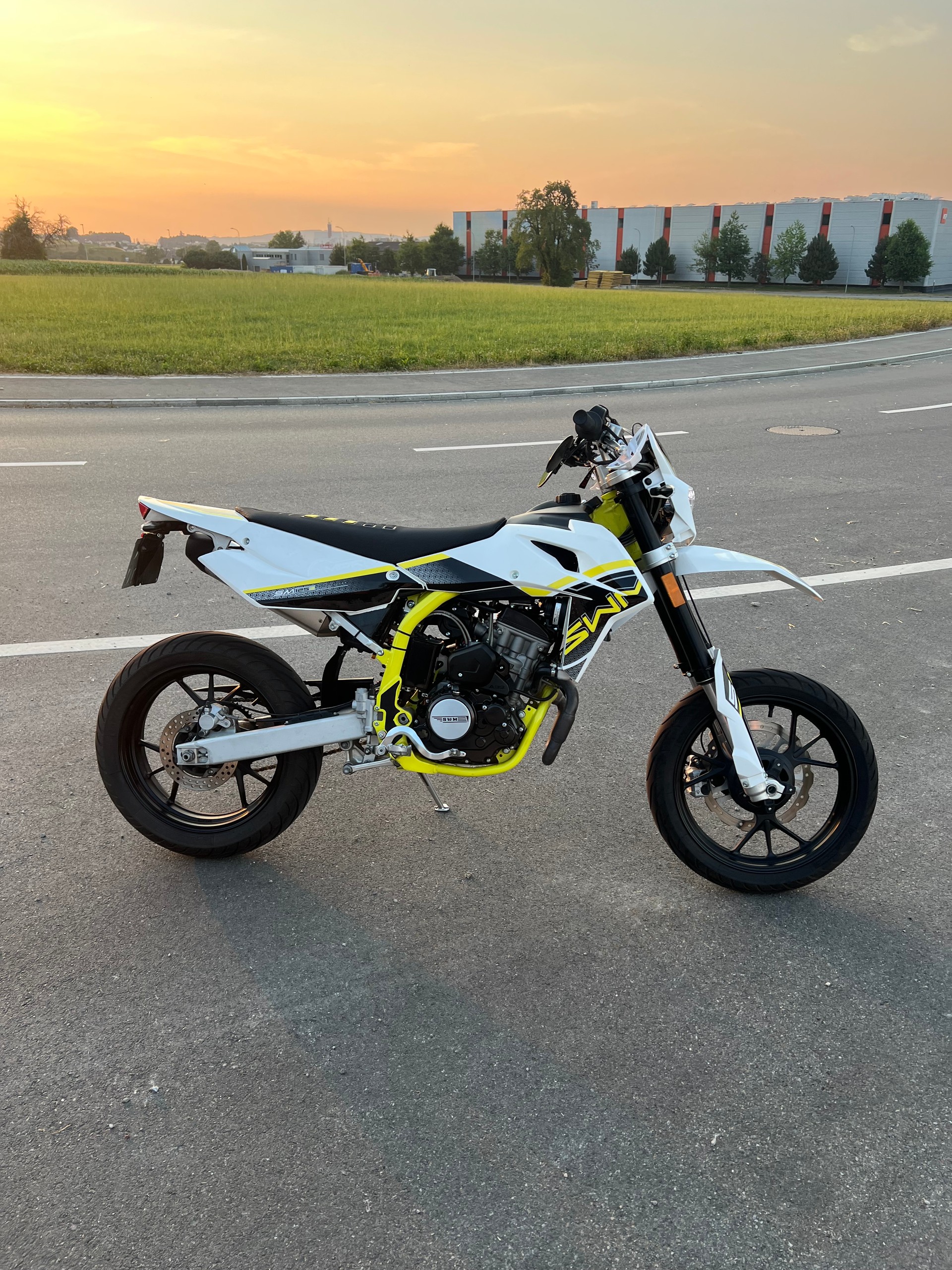 SWM 125 R-image-1