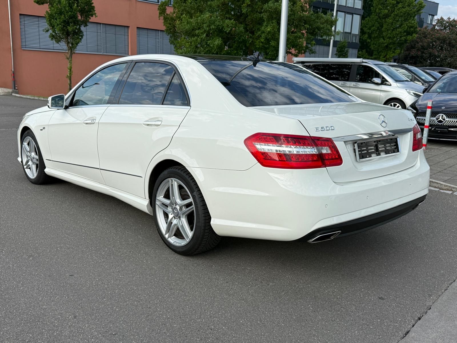 MERCEDES-BENZ E 500 Elégance 4Matic 7G-Tronic-image-1