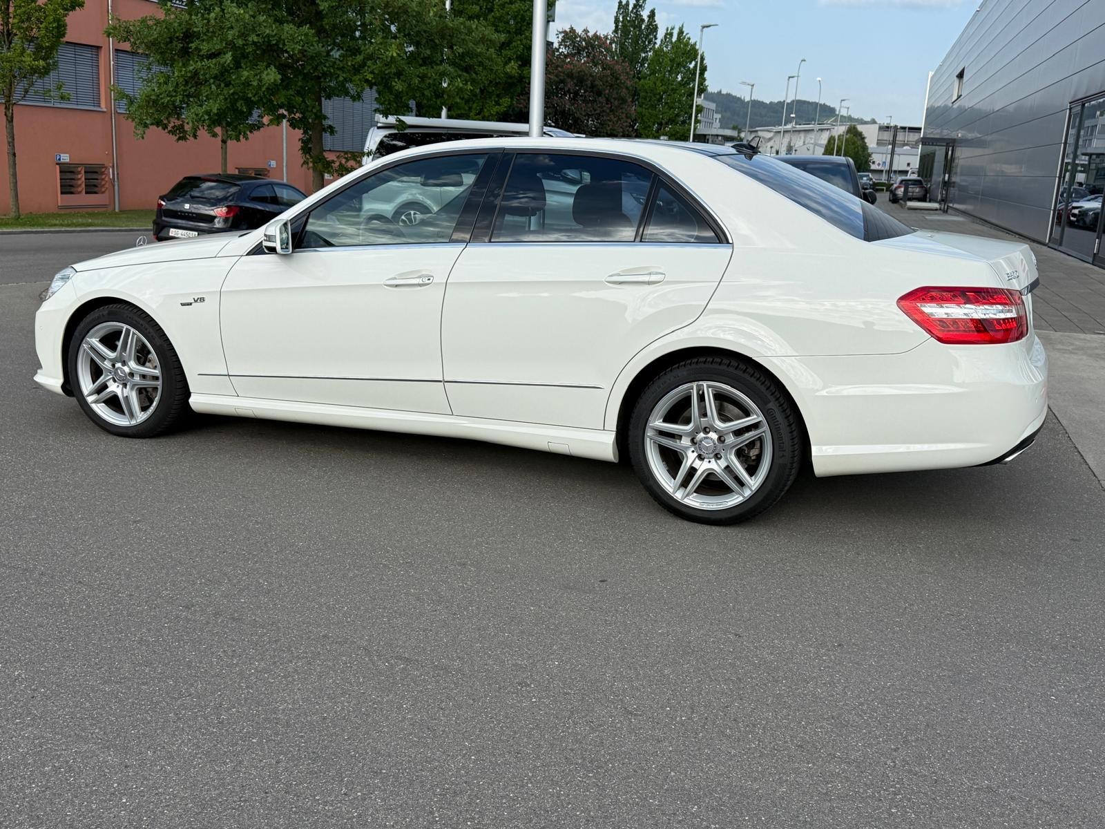 MERCEDES-BENZ E 500 Elégance 4Matic 7G-Tronic-image-6