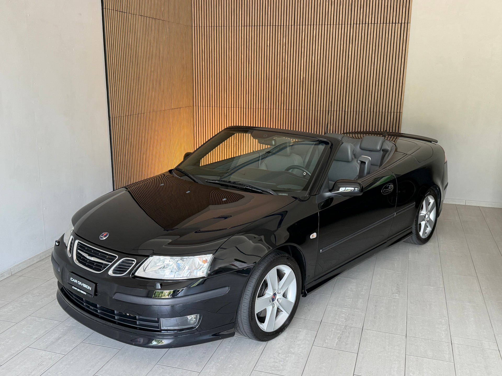 SAAB 9-3 2.8T V6 Aero-showroom-element-2