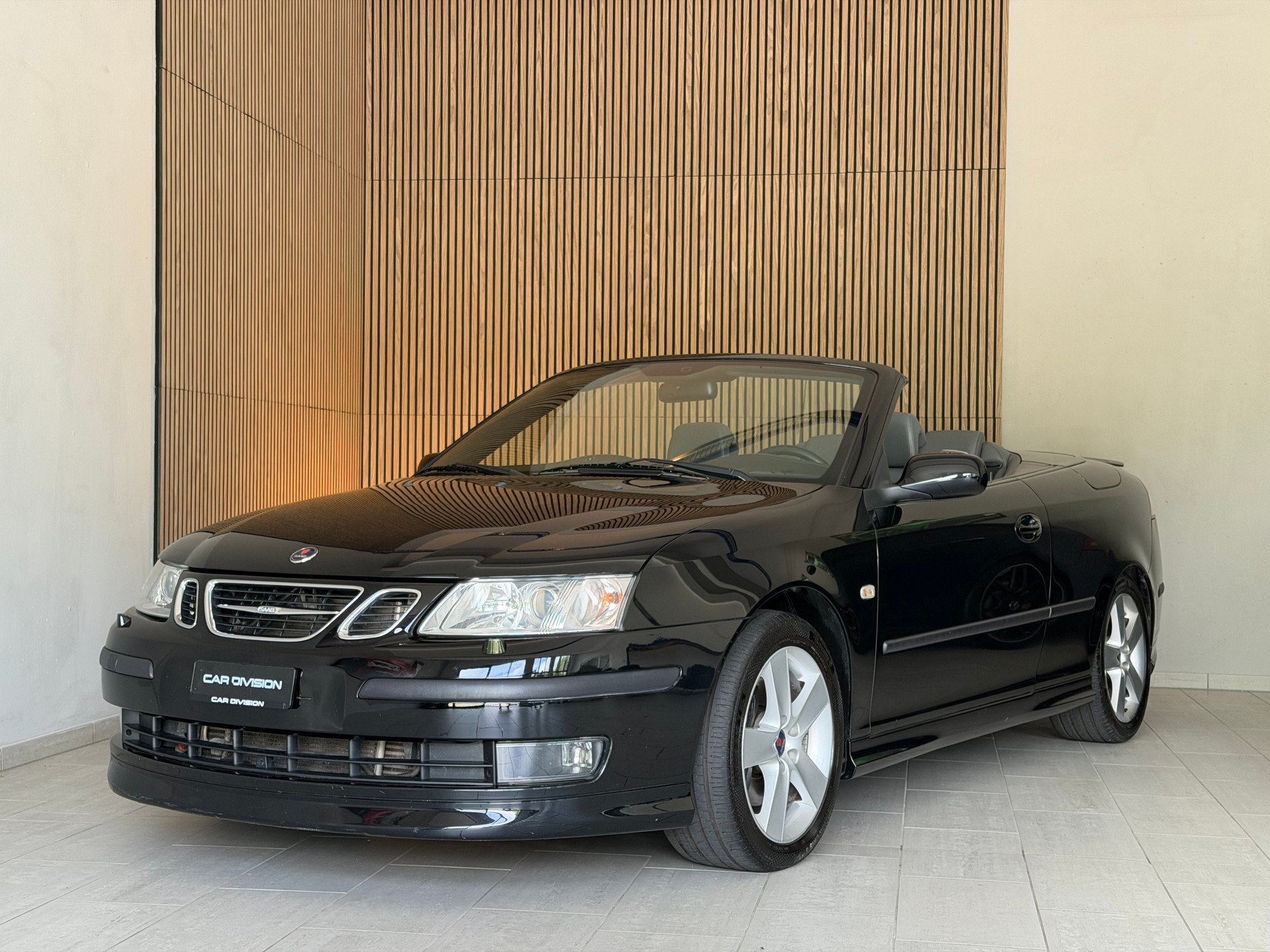 SAAB 9-3 2.8T V6 Aero-showroom-element-1
