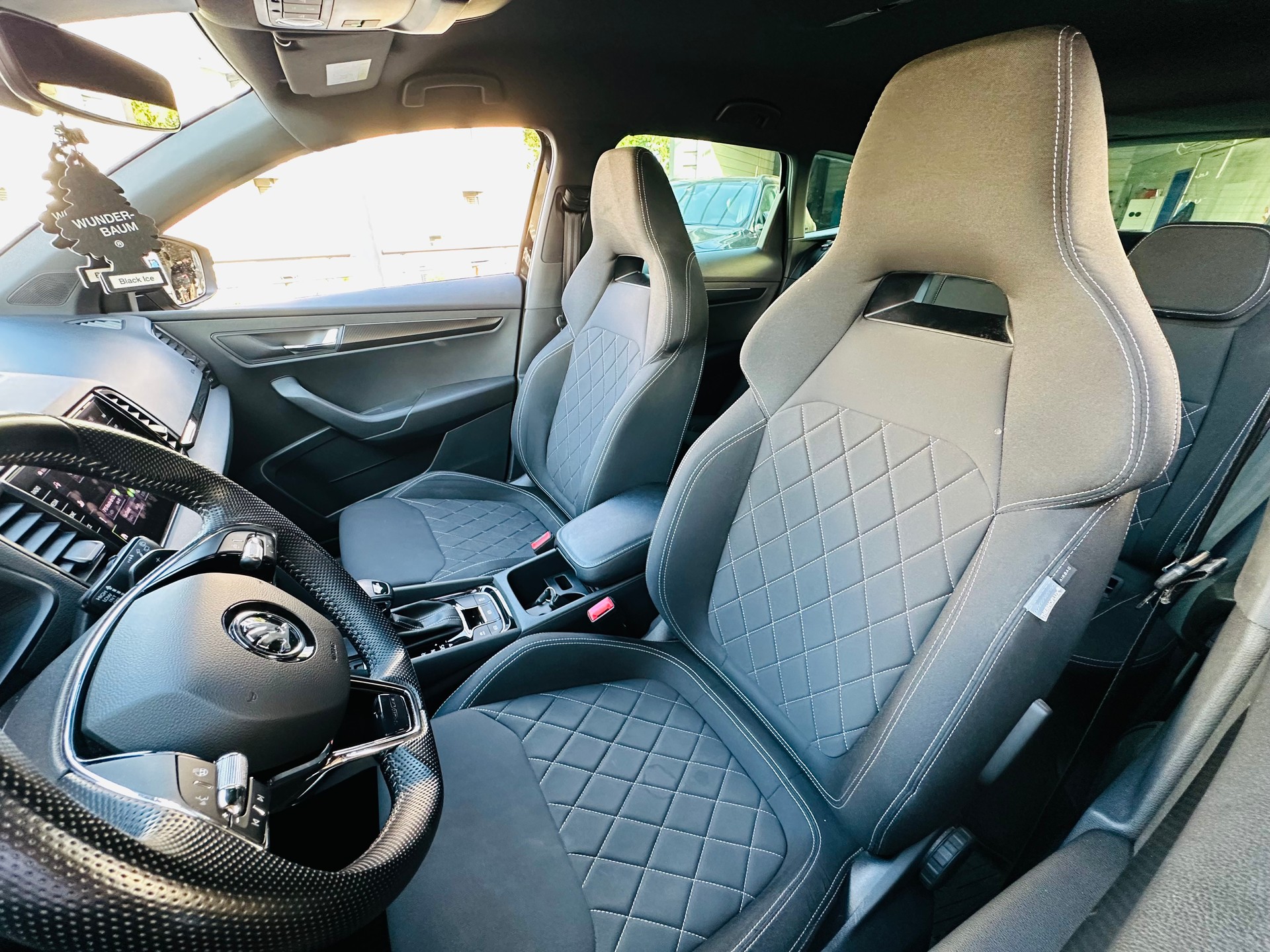 SKODA Karoq 1.5 TSI ACT SportLine DSG-image-14